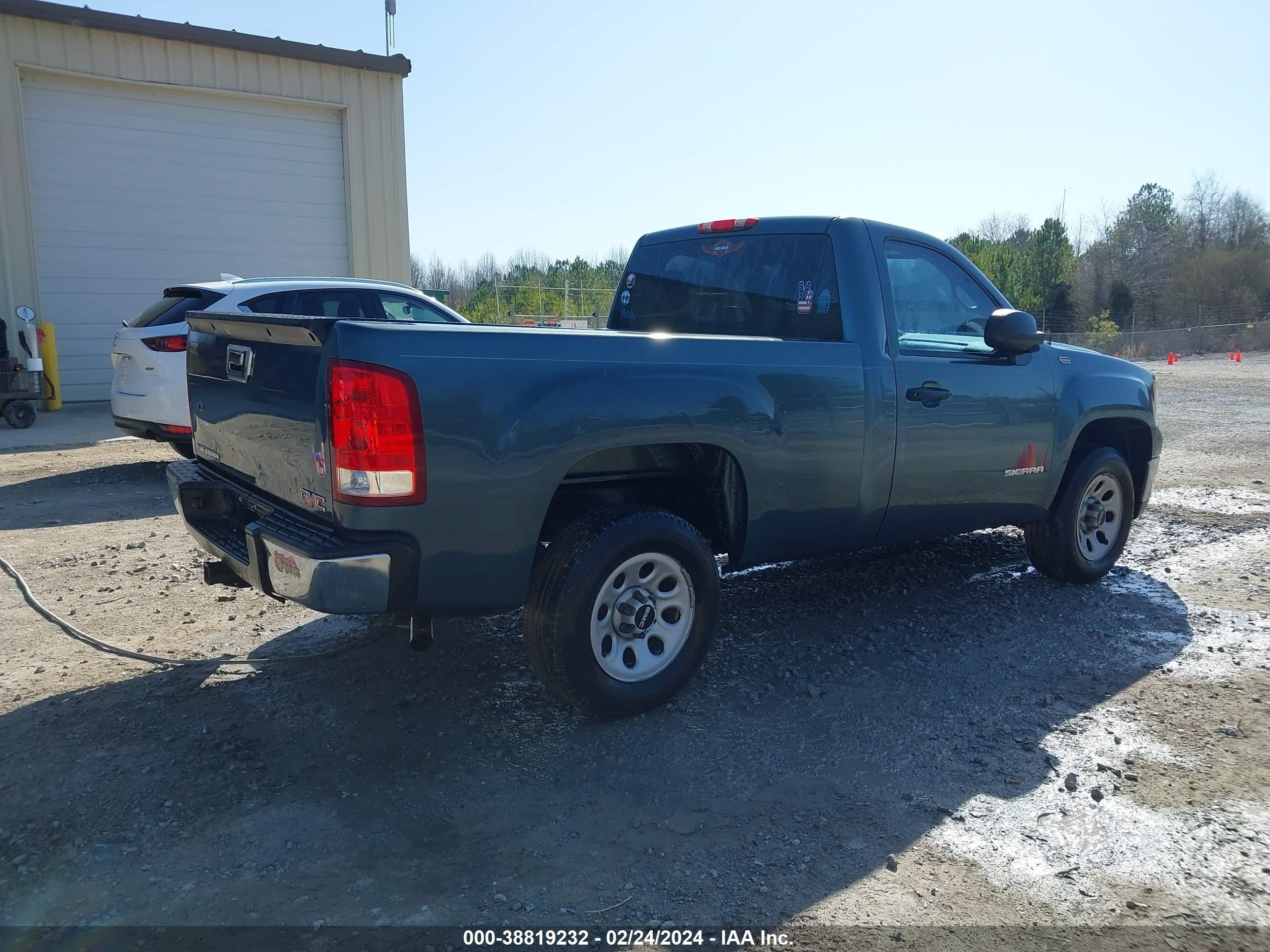 Photo 3 VIN: 1GTEC14C07Z643624 - GMC SIERRA 