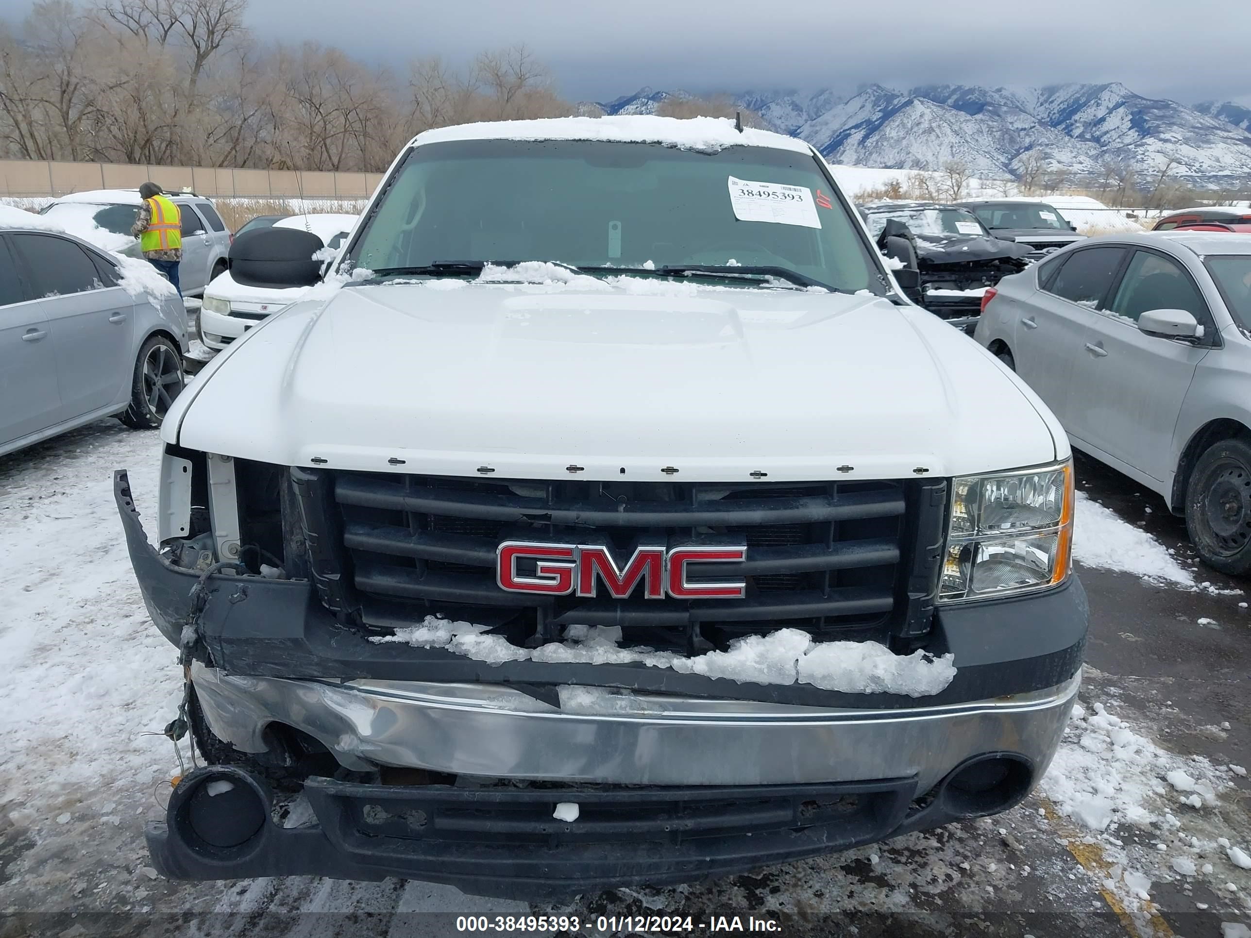 Photo 11 VIN: 1GTEC14C48Z324034 - GMC SIERRA 