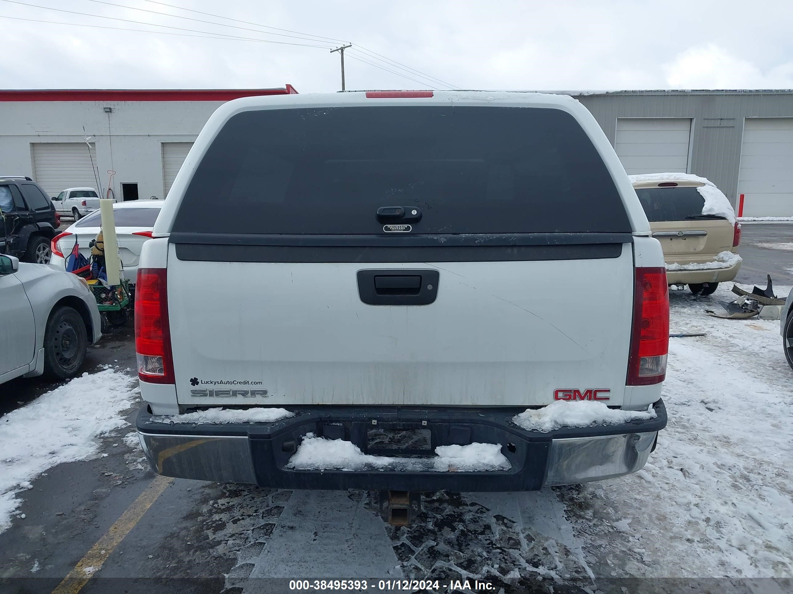 Photo 15 VIN: 1GTEC14C48Z324034 - GMC SIERRA 