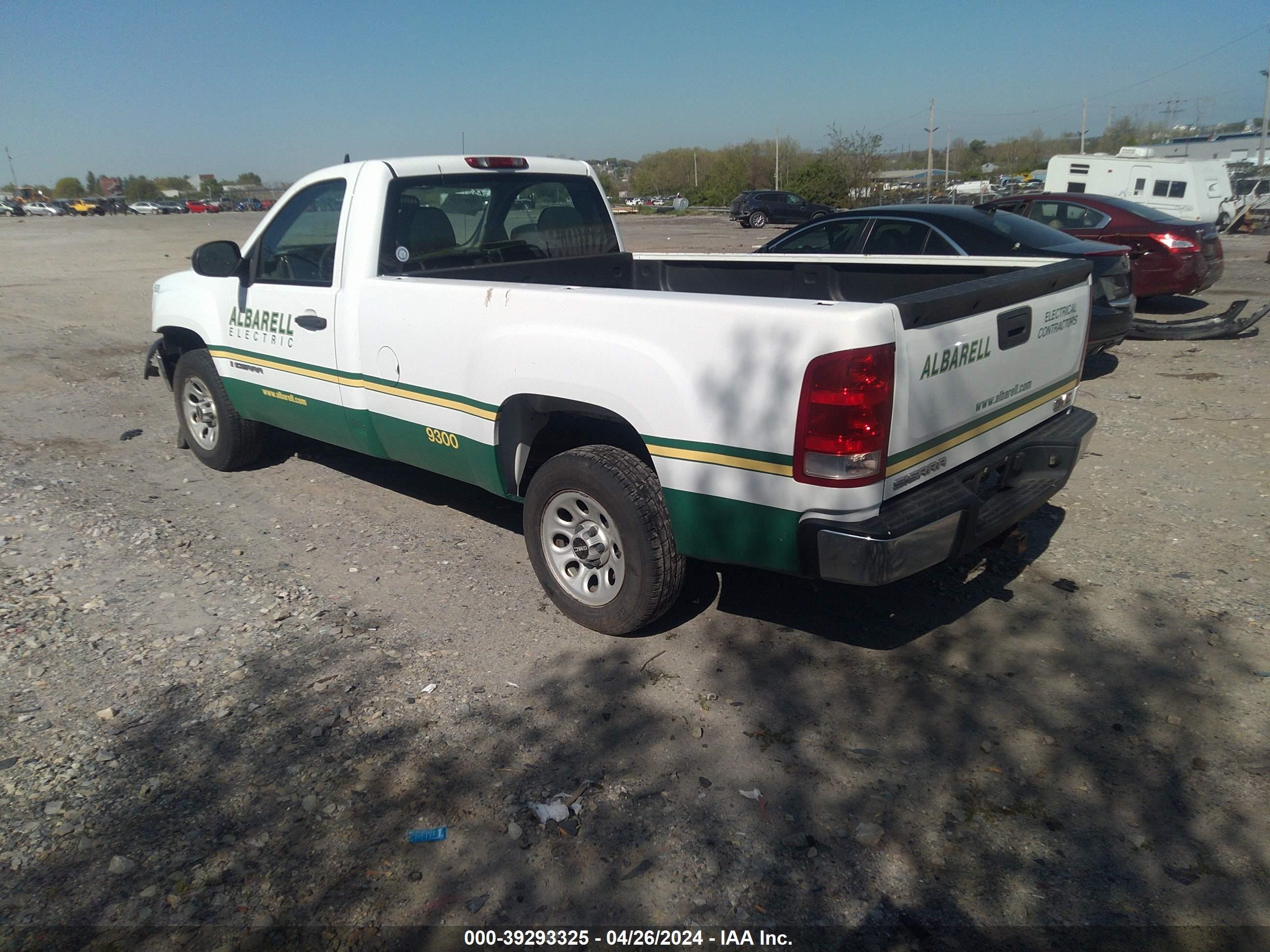 Photo 2 VIN: 1GTEC14C68Z329025 - GMC SIERRA 