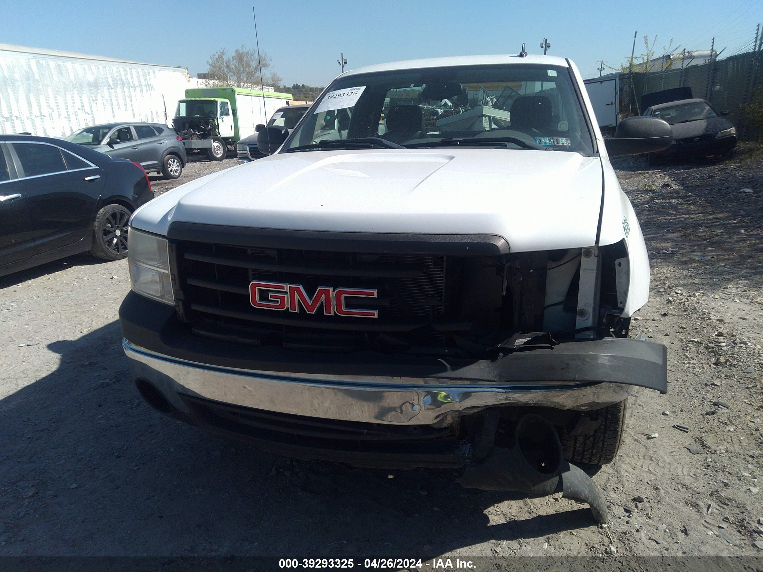 Photo 5 VIN: 1GTEC14C68Z329025 - GMC SIERRA 