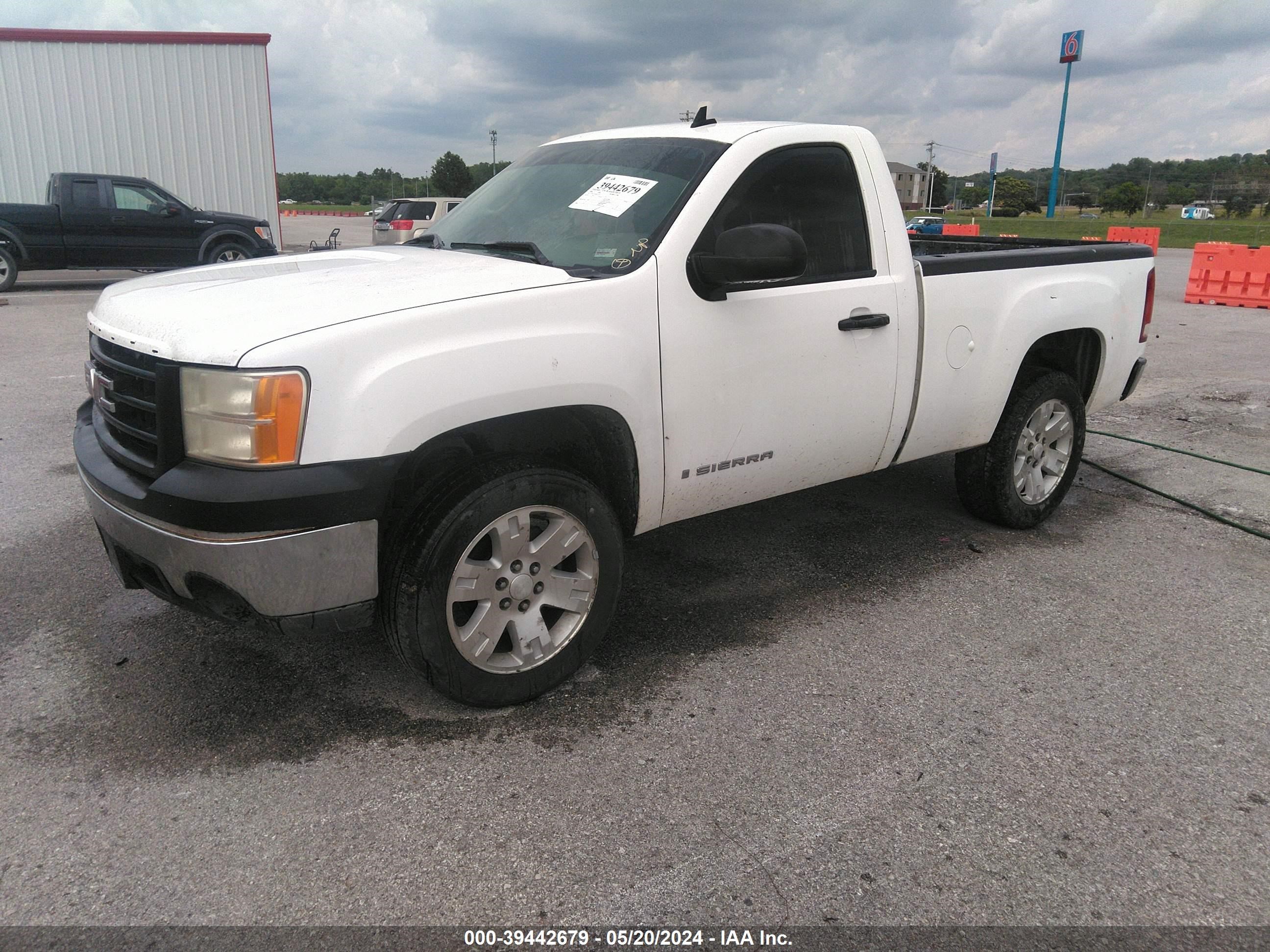 Photo 1 VIN: 1GTEC14C88Z212532 - GMC SIERRA 