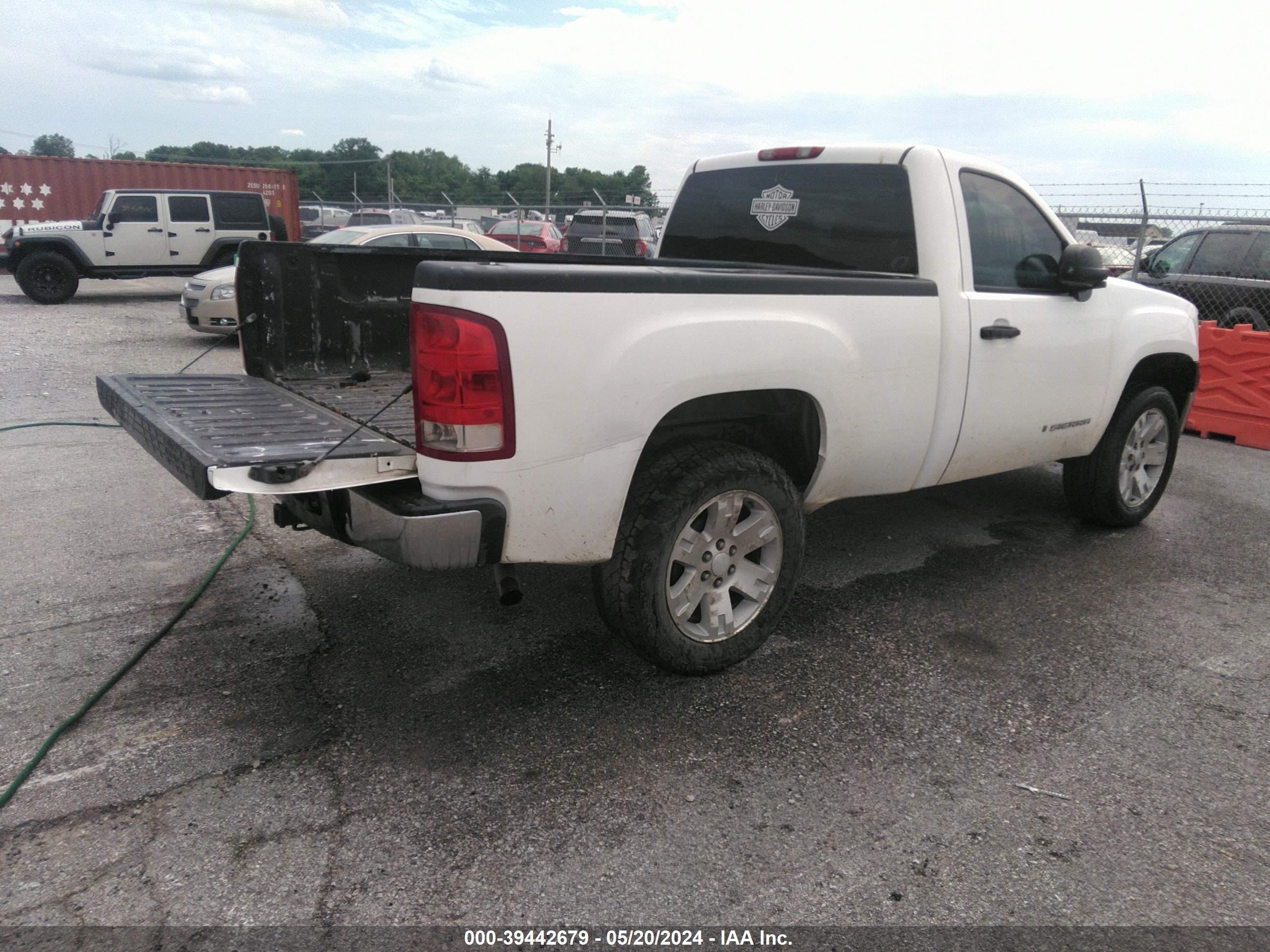 Photo 3 VIN: 1GTEC14C88Z212532 - GMC SIERRA 