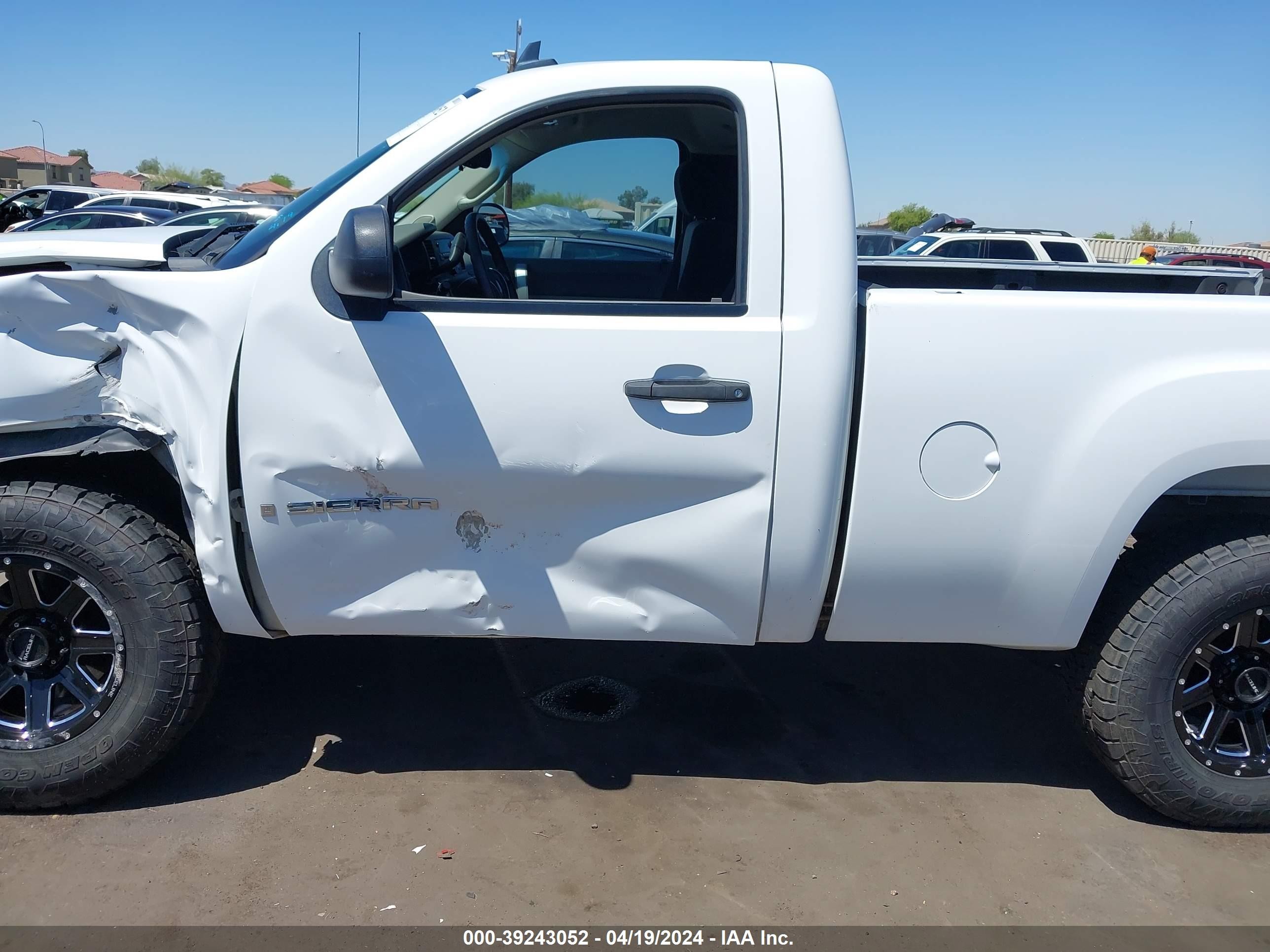 Photo 14 VIN: 1GTEC14J98Z321287 - GMC SIERRA 