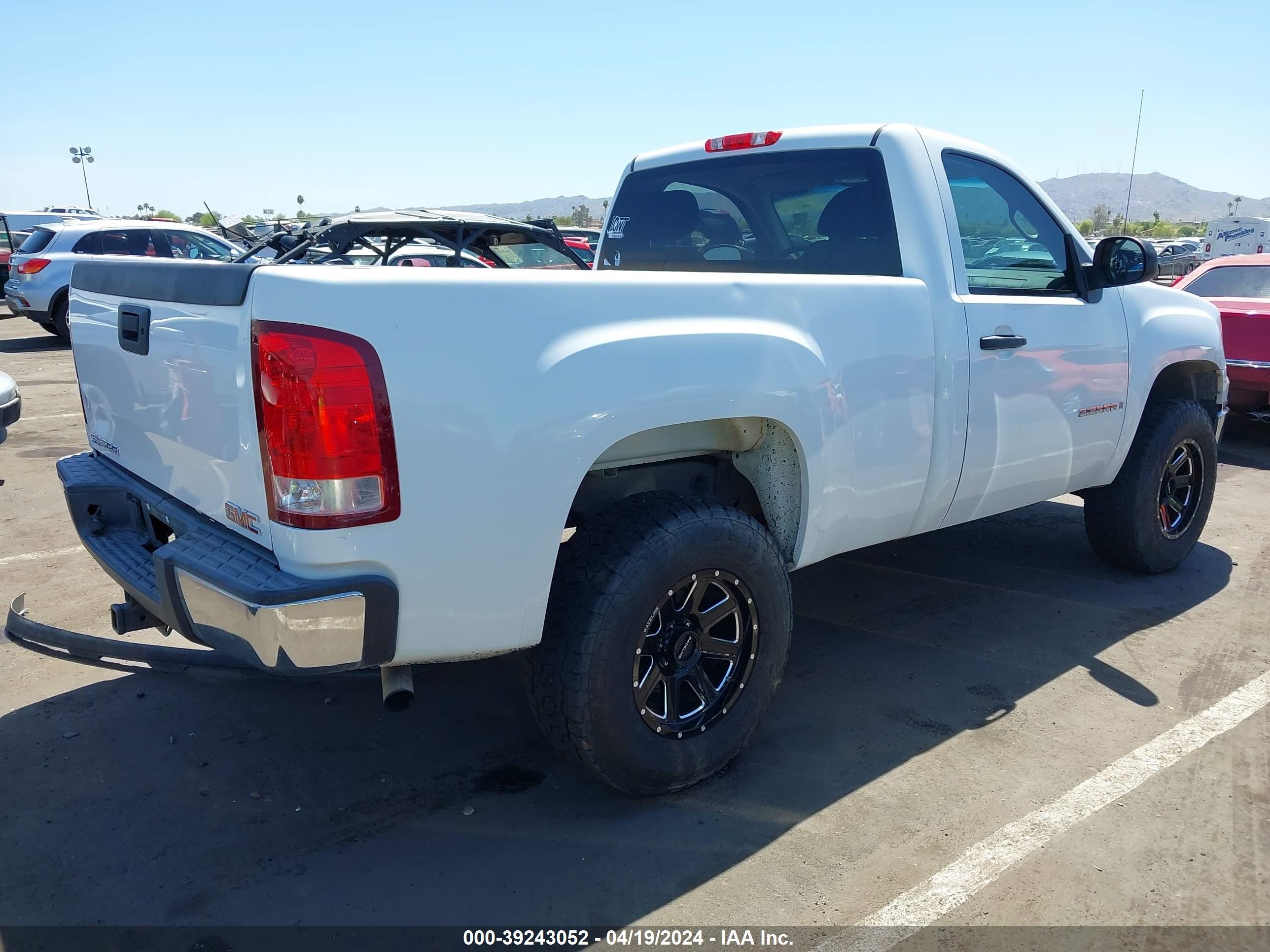 Photo 3 VIN: 1GTEC14J98Z321287 - GMC SIERRA 