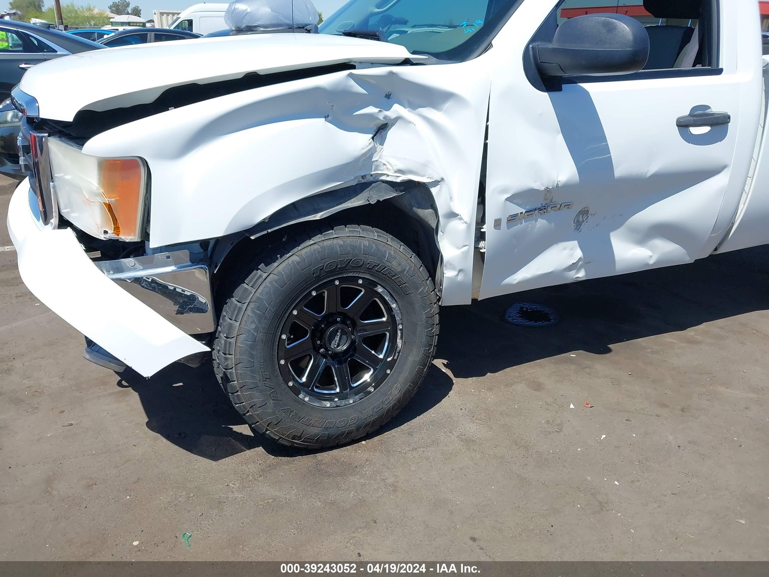 Photo 5 VIN: 1GTEC14J98Z321287 - GMC SIERRA 