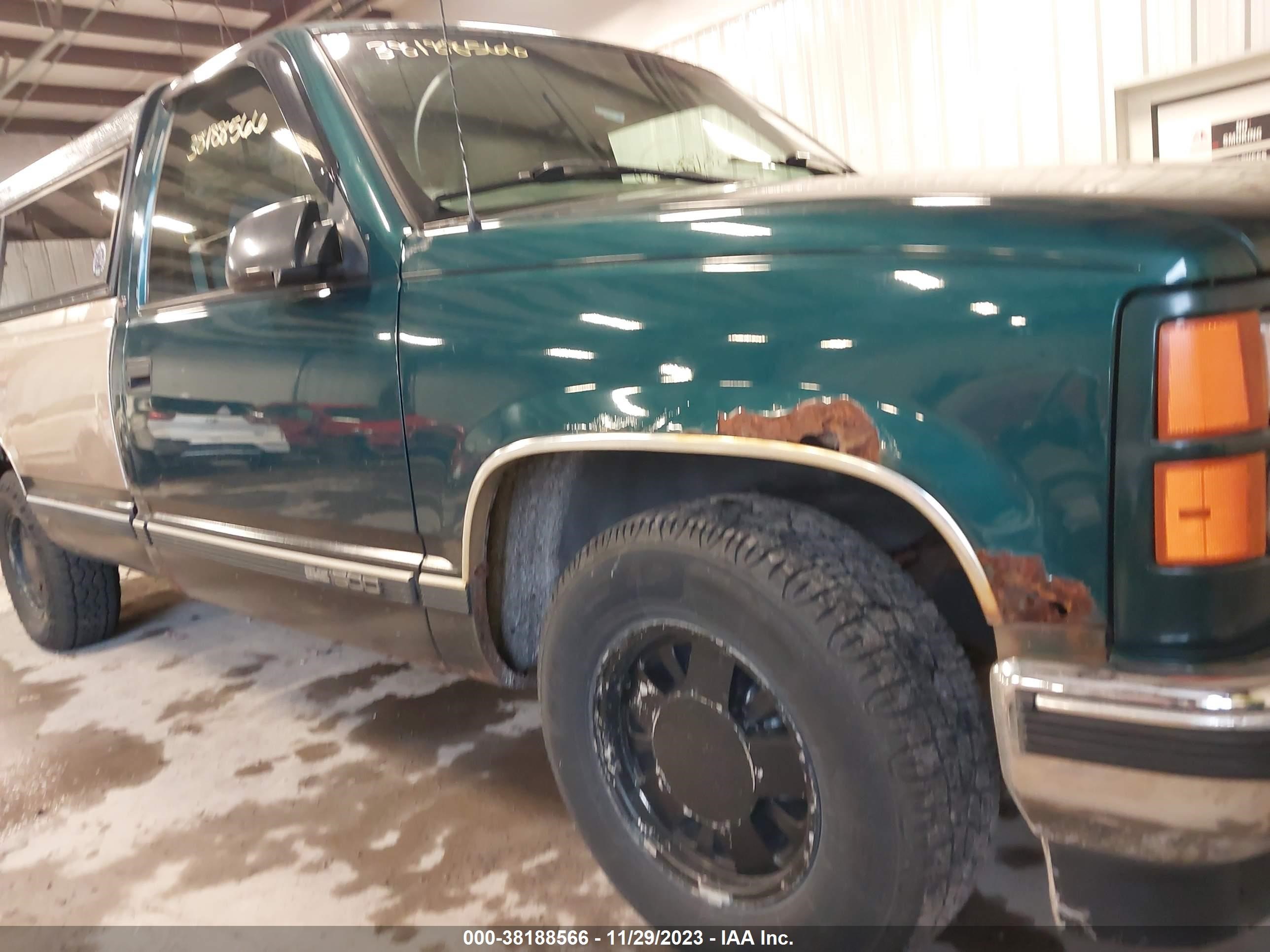 Photo 5 VIN: 1GTEC14R7VZ542744 - GMC SIERRA 