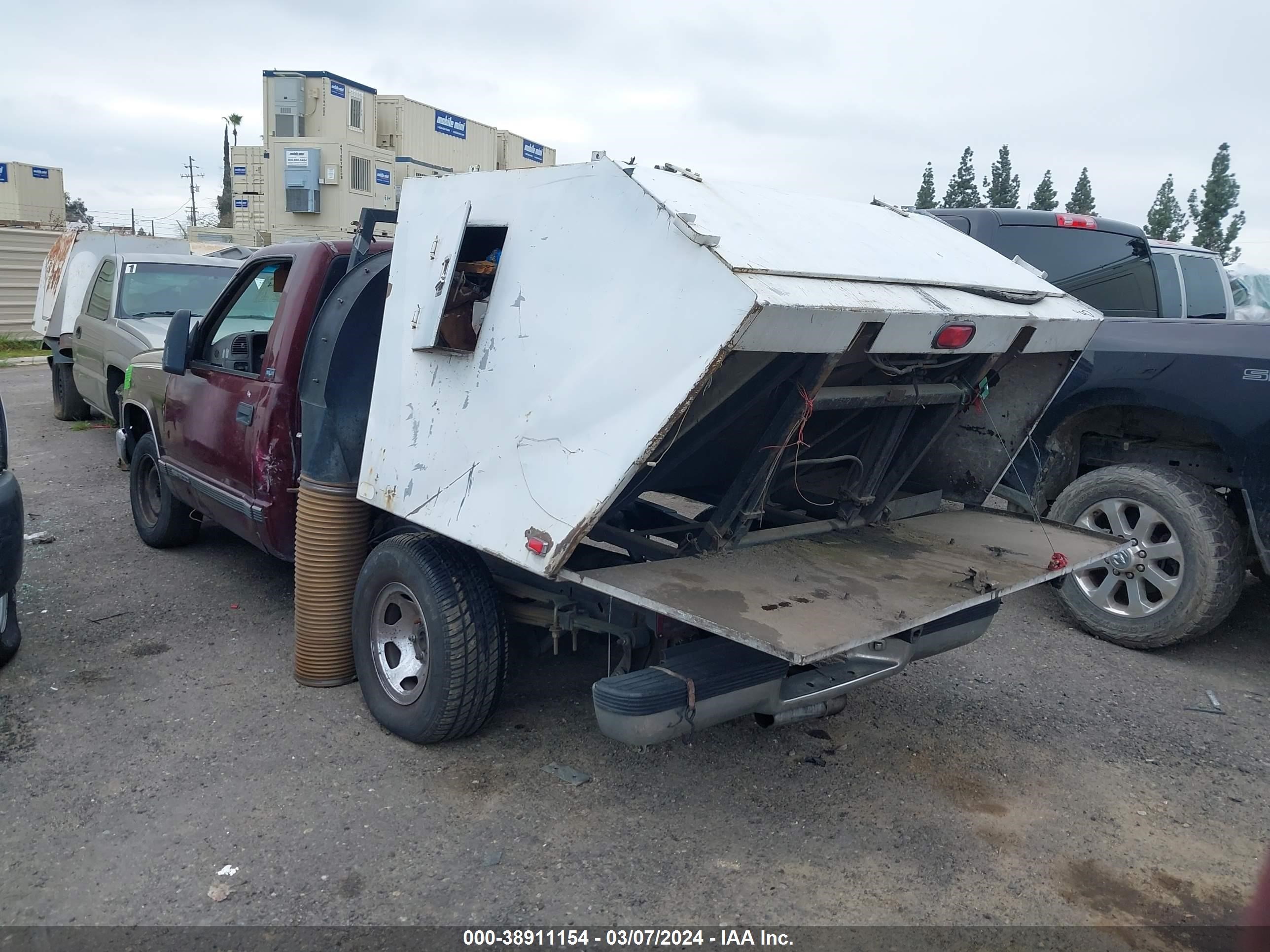 Photo 2 VIN: 1GTEC14R8VZ511972 - GMC SIERRA 