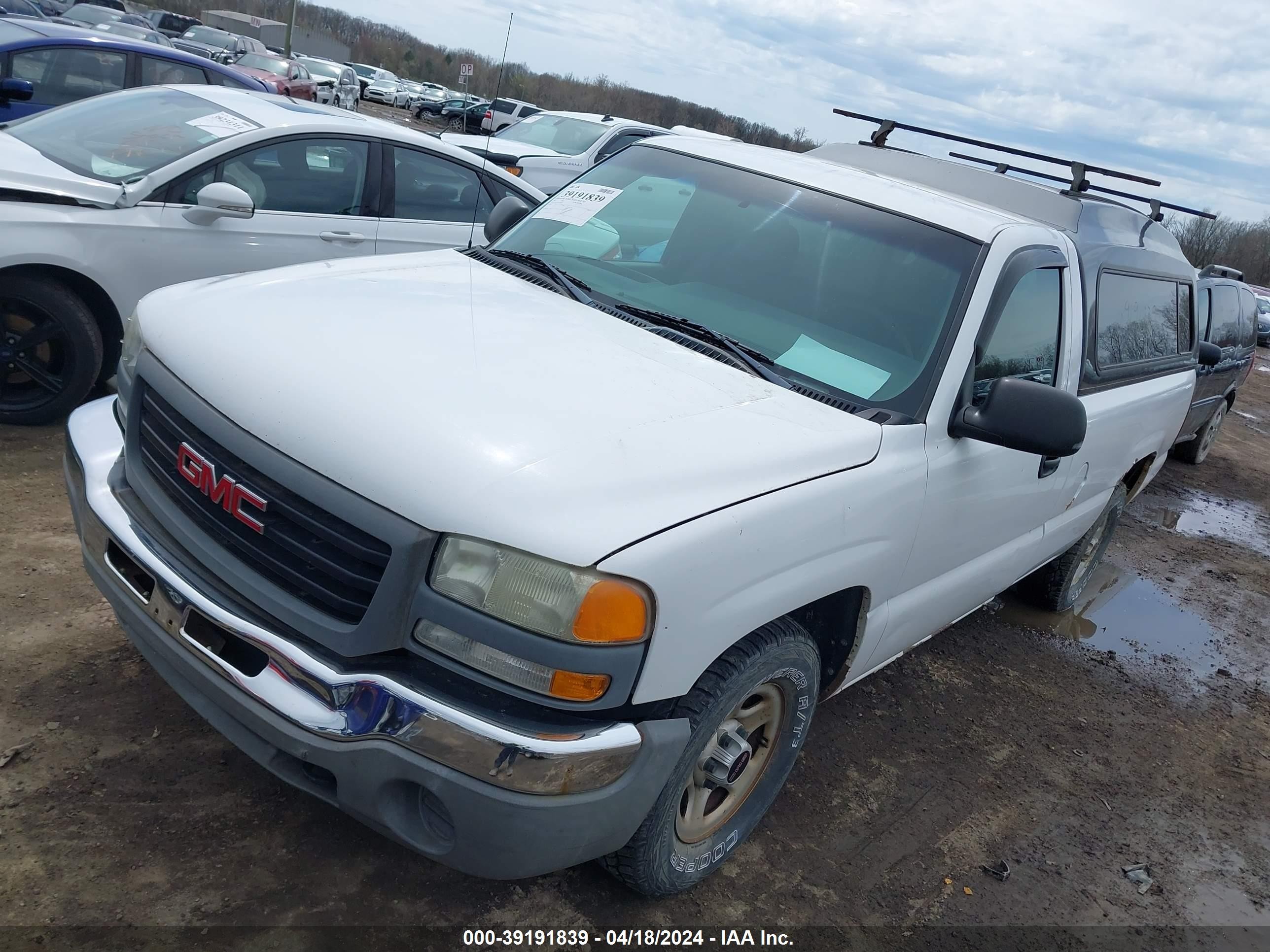 Photo 1 VIN: 1GTEC14T13Z288635 - GMC SIERRA 