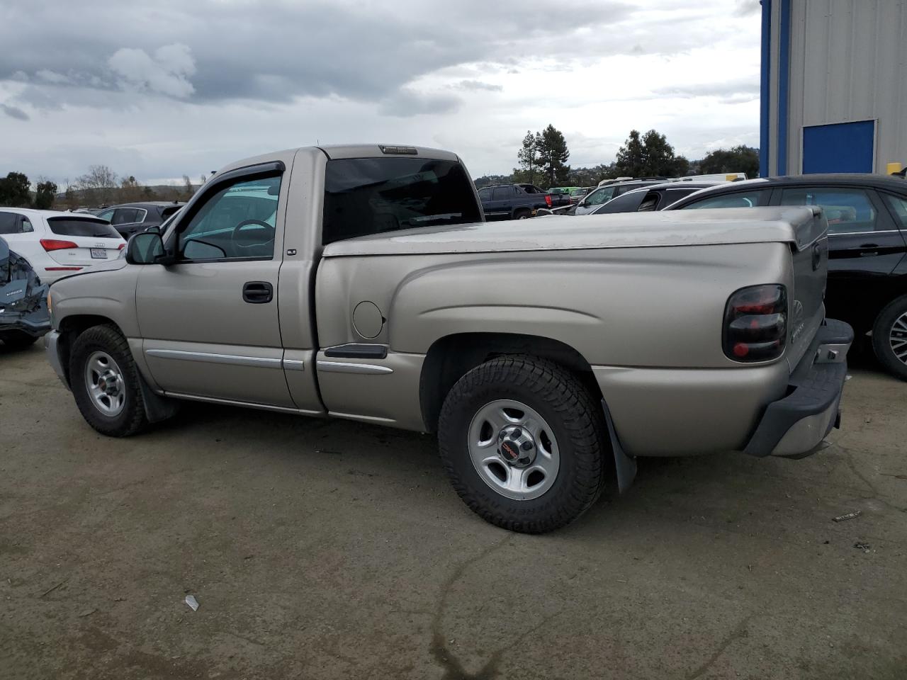 Photo 1 VIN: 1GTEC14T3YZ289745 - GMC SIERRA 