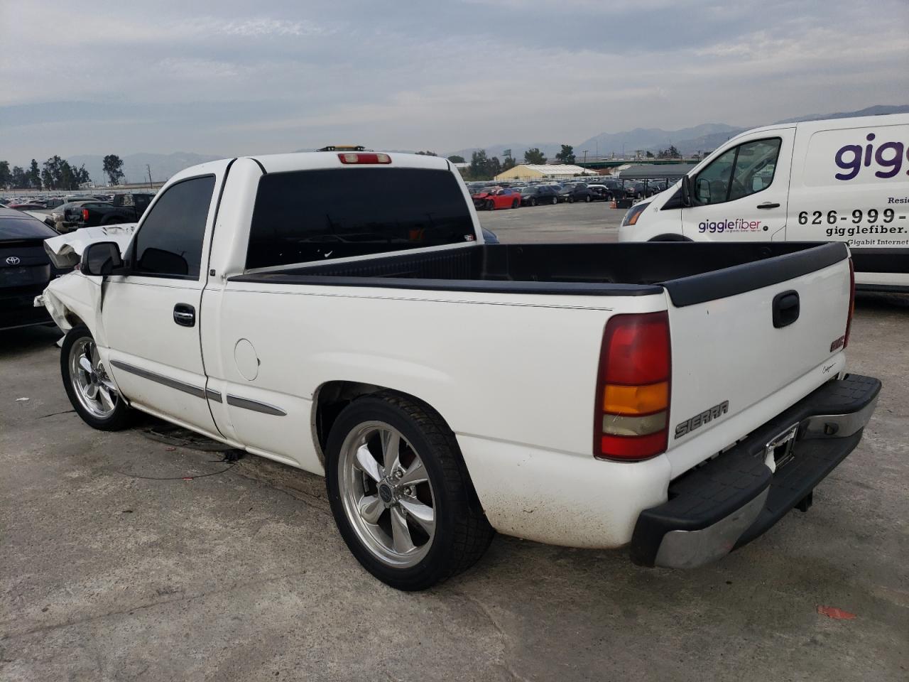 Photo 1 VIN: 1GTEC14T72Z179255 - GMC SIERRA 