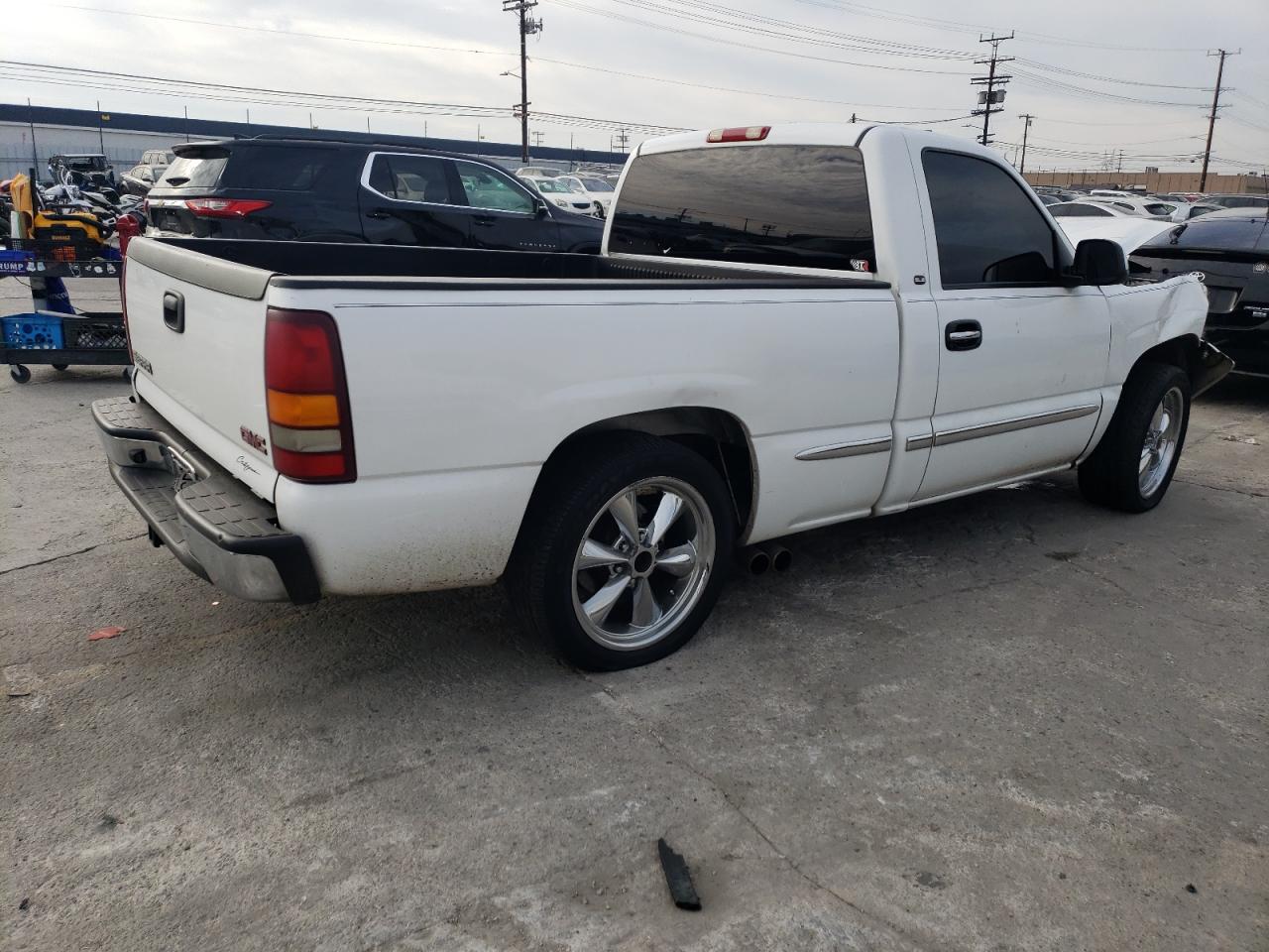 Photo 2 VIN: 1GTEC14T72Z179255 - GMC SIERRA 