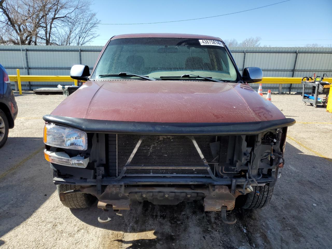 Photo 4 VIN: 1GTEC14T7YE273779 - GMC SIERRA 