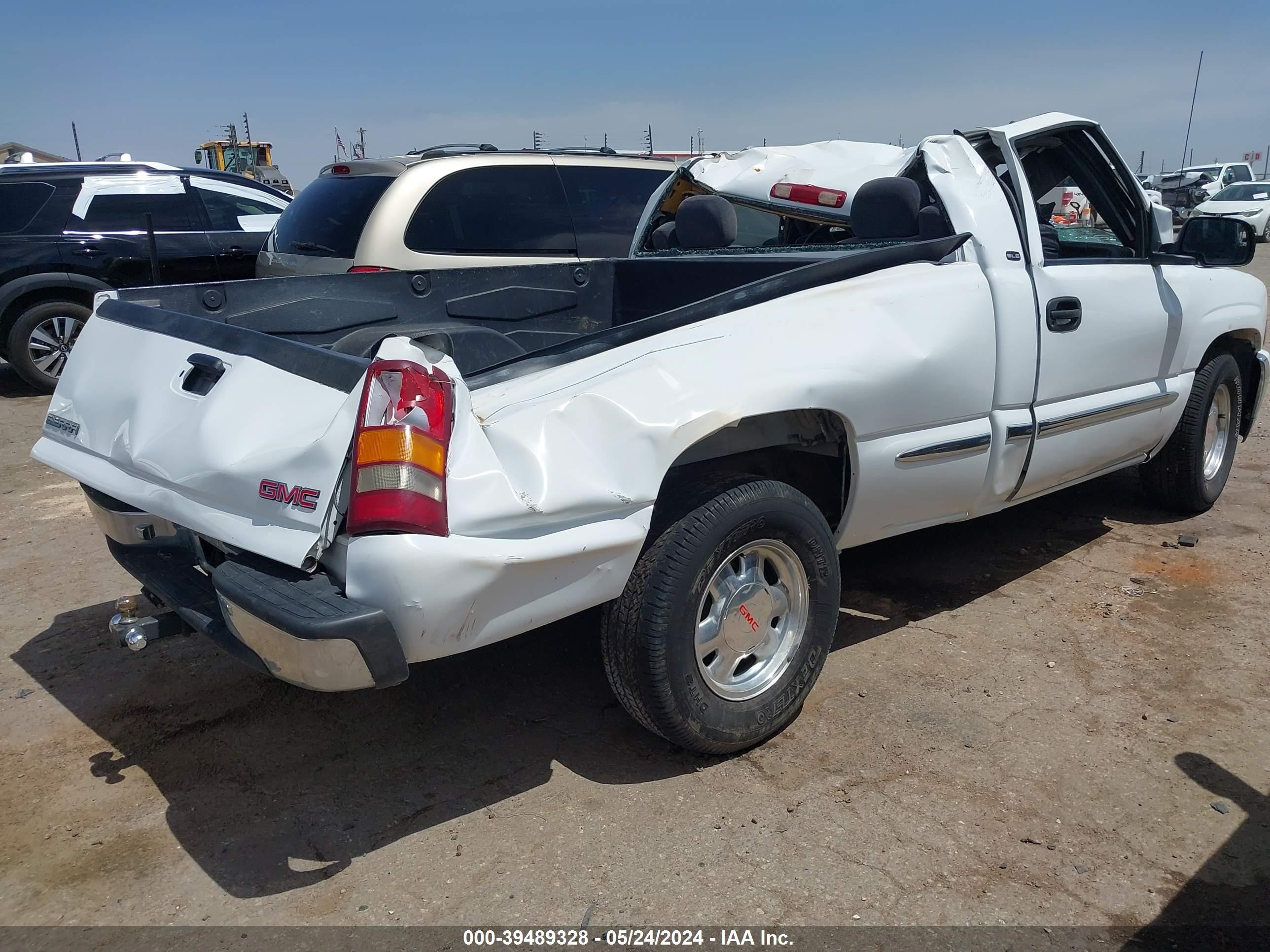 Photo 5 VIN: 1GTEC14T9YZ205069 - GMC SIERRA 