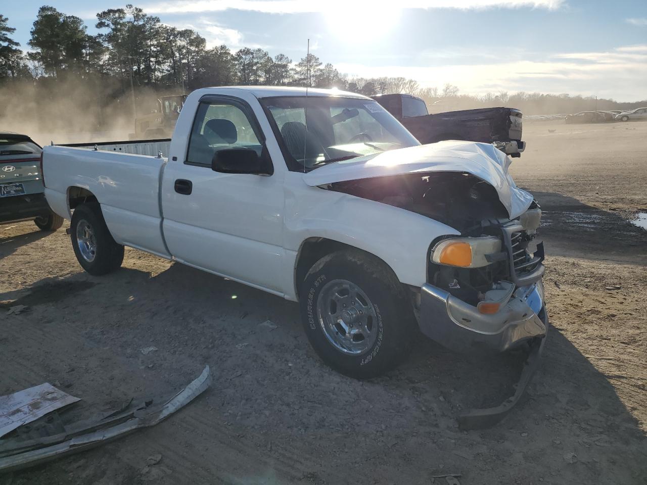 Photo 3 VIN: 1GTEC14TXYE308587 - GMC SIERRA 