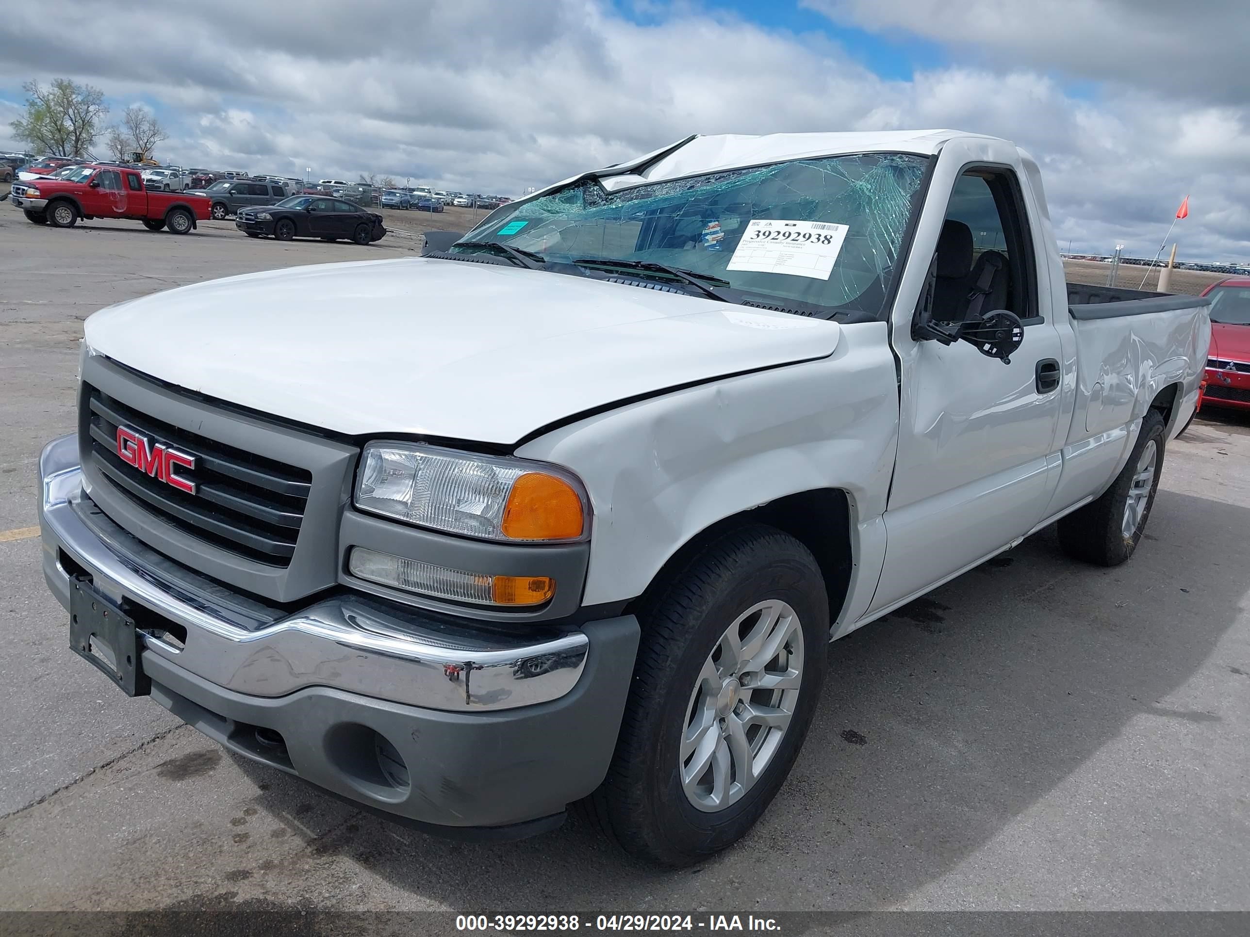 Photo 1 VIN: 1GTEC14V05Z333536 - GMC SIERRA 