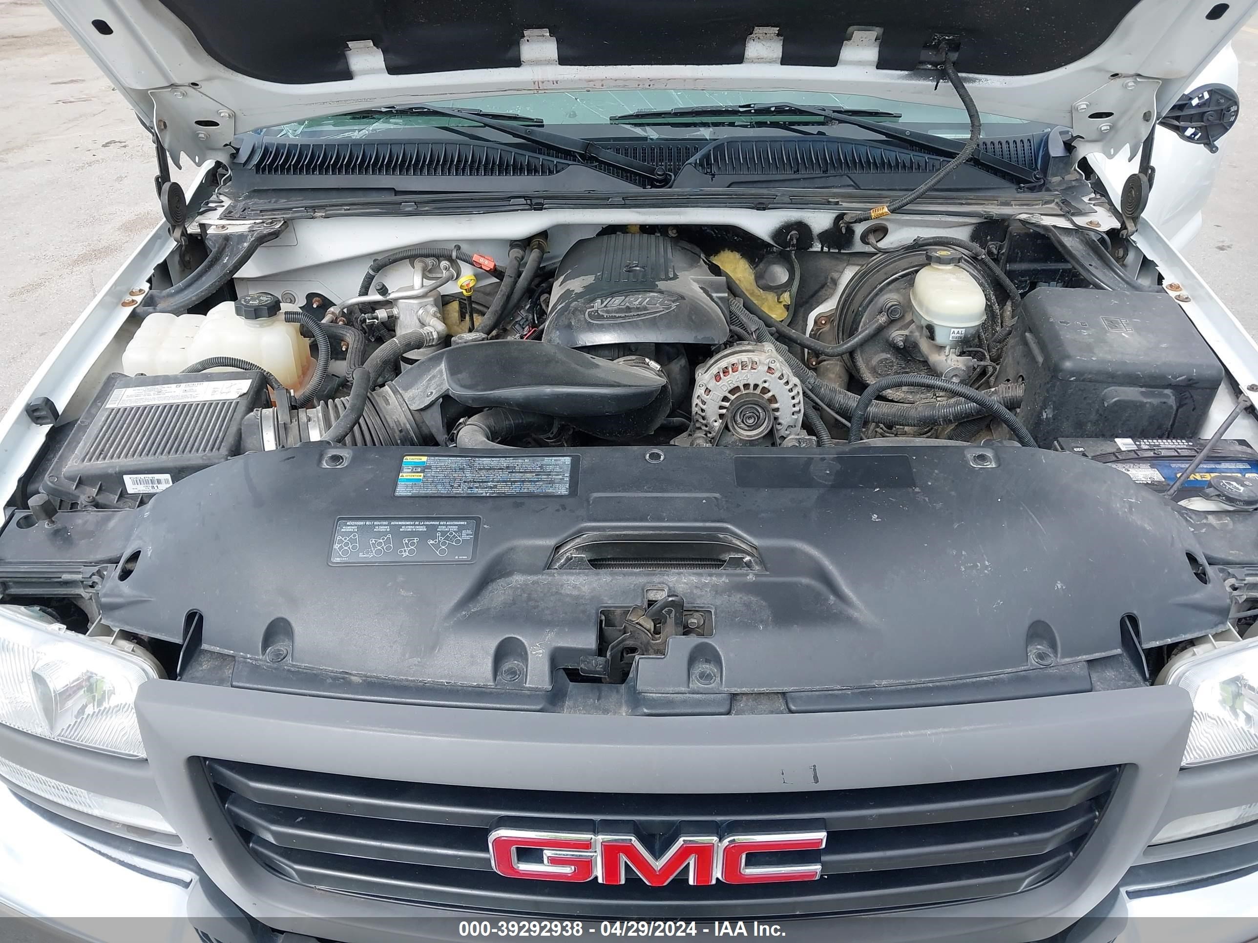 Photo 9 VIN: 1GTEC14V05Z333536 - GMC SIERRA 