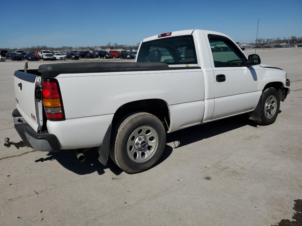 Photo 2 VIN: 1GTEC14V15Z351902 - GMC SIERRA 