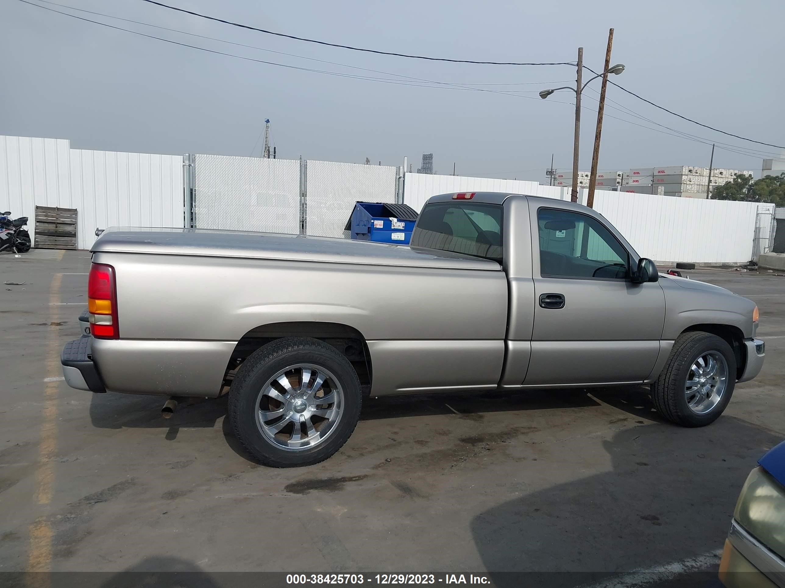 Photo 12 VIN: 1GTEC14V43E289576 - GMC SIERRA 