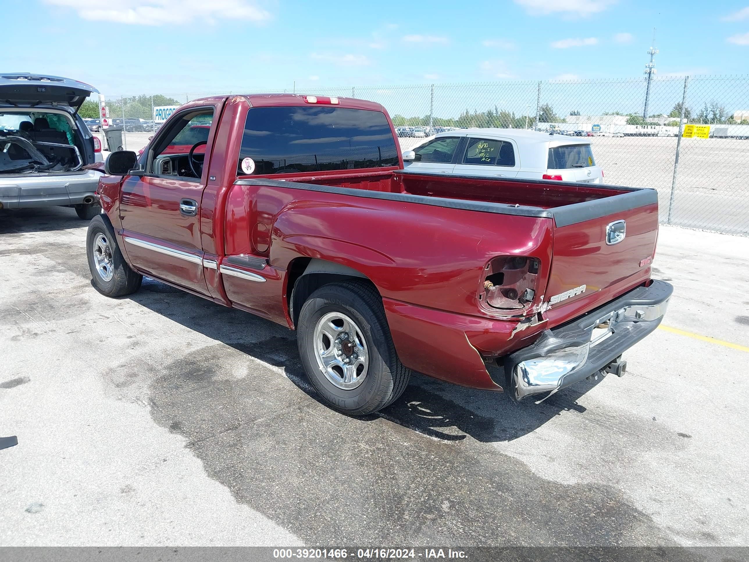 Photo 2 VIN: 1GTEC14V52Z101834 - GMC SIERRA 