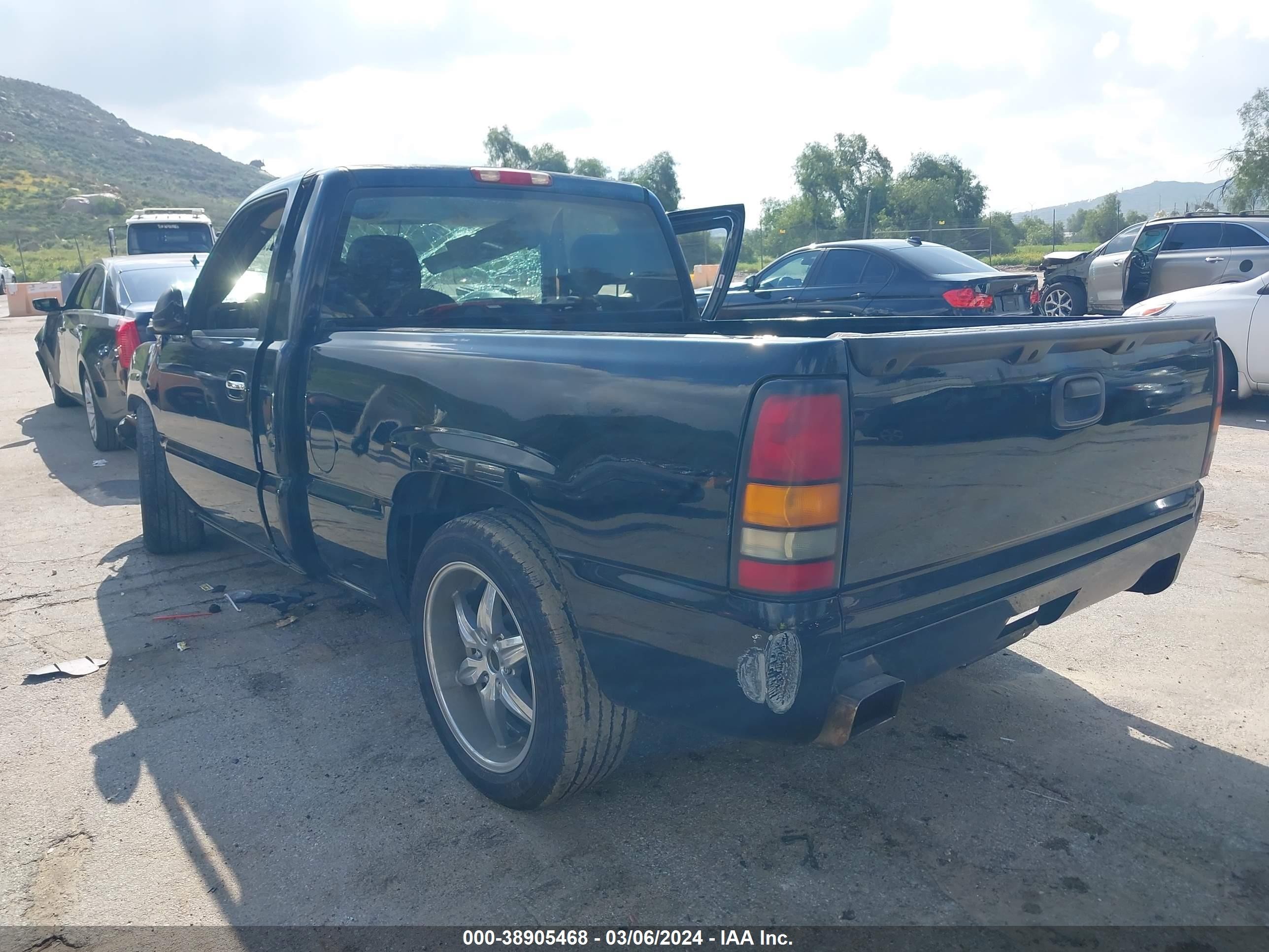 Photo 2 VIN: 1GTEC14V54Z215464 - GMC SIERRA 