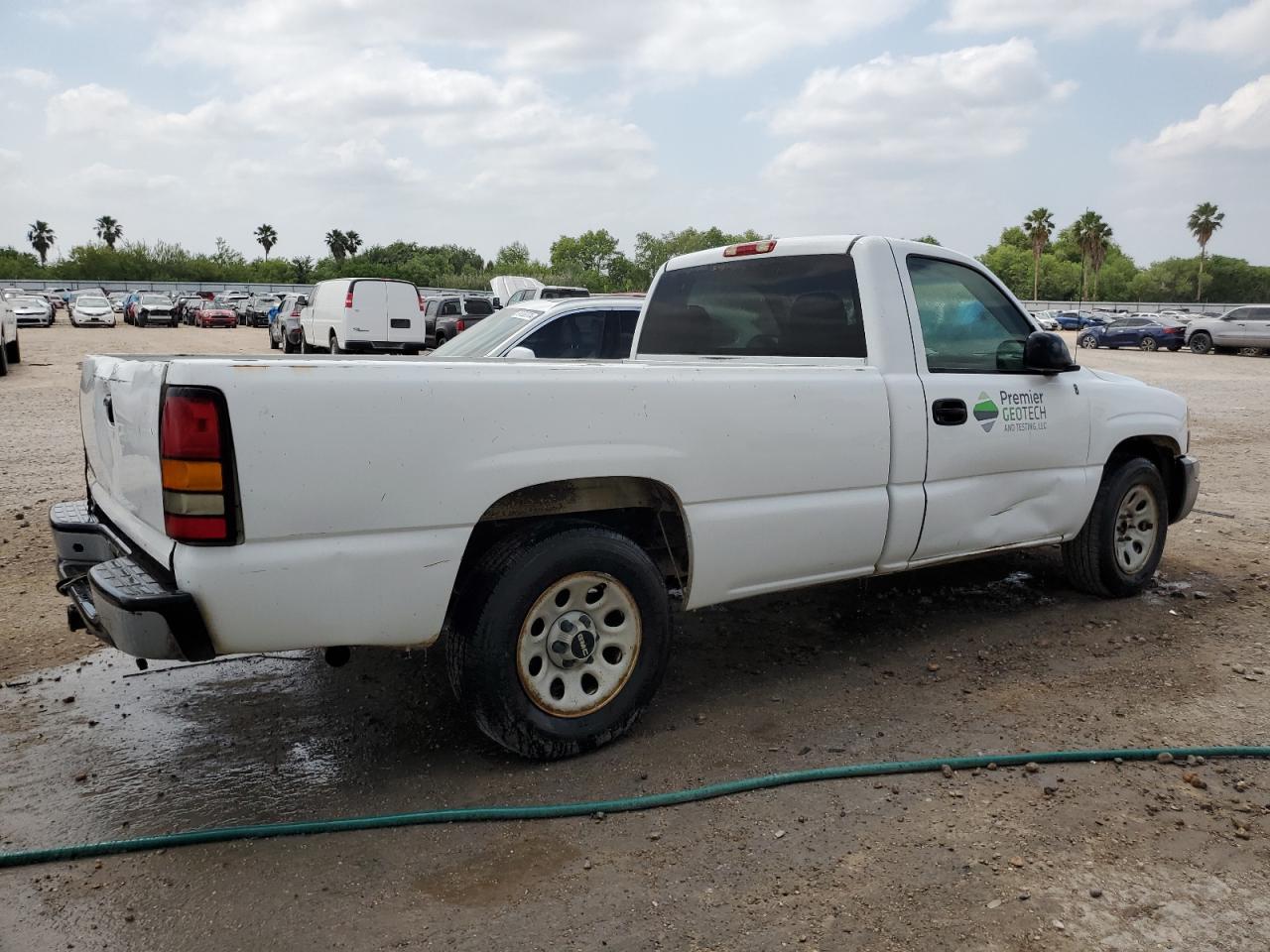 Photo 3 VIN: 1GTEC14V56Z112919 - GMC SIERRA 