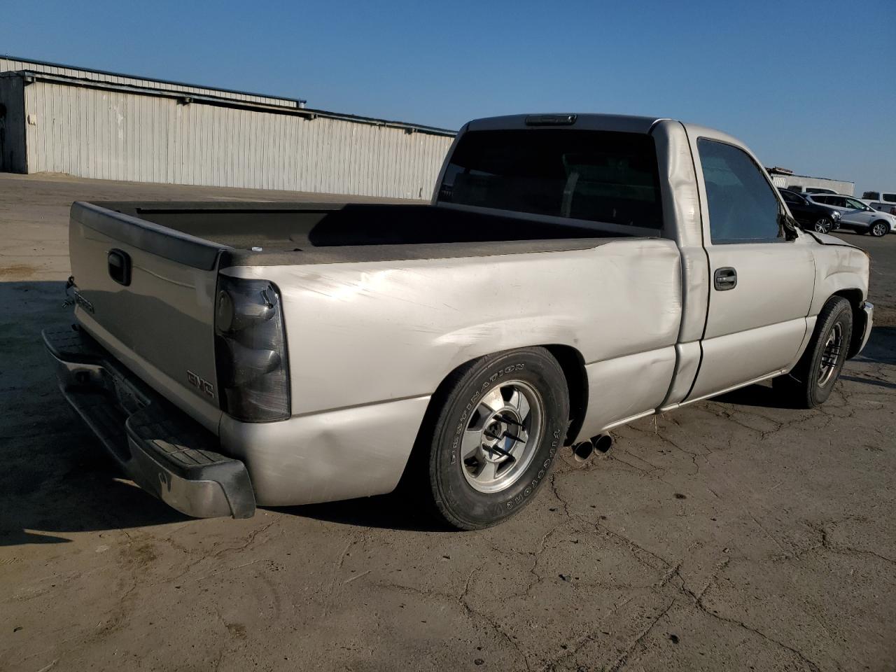 Photo 2 VIN: 1GTEC14V84Z268787 - GMC SIERRA 