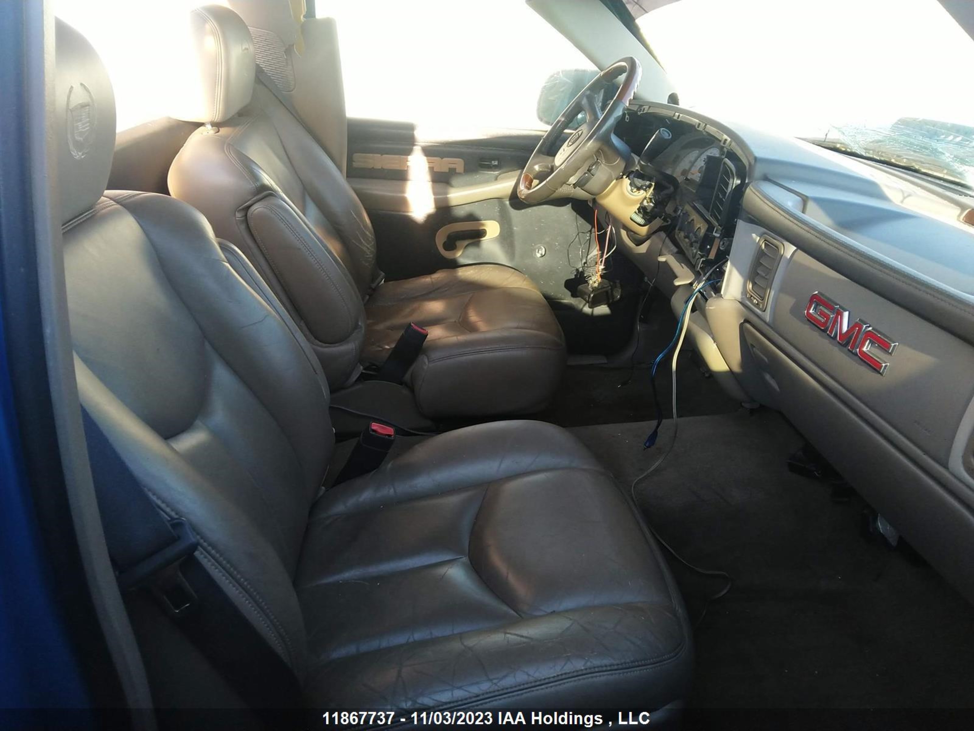 Photo 4 VIN: 1GTEC14V8YE284369 - GMC SIERRA 