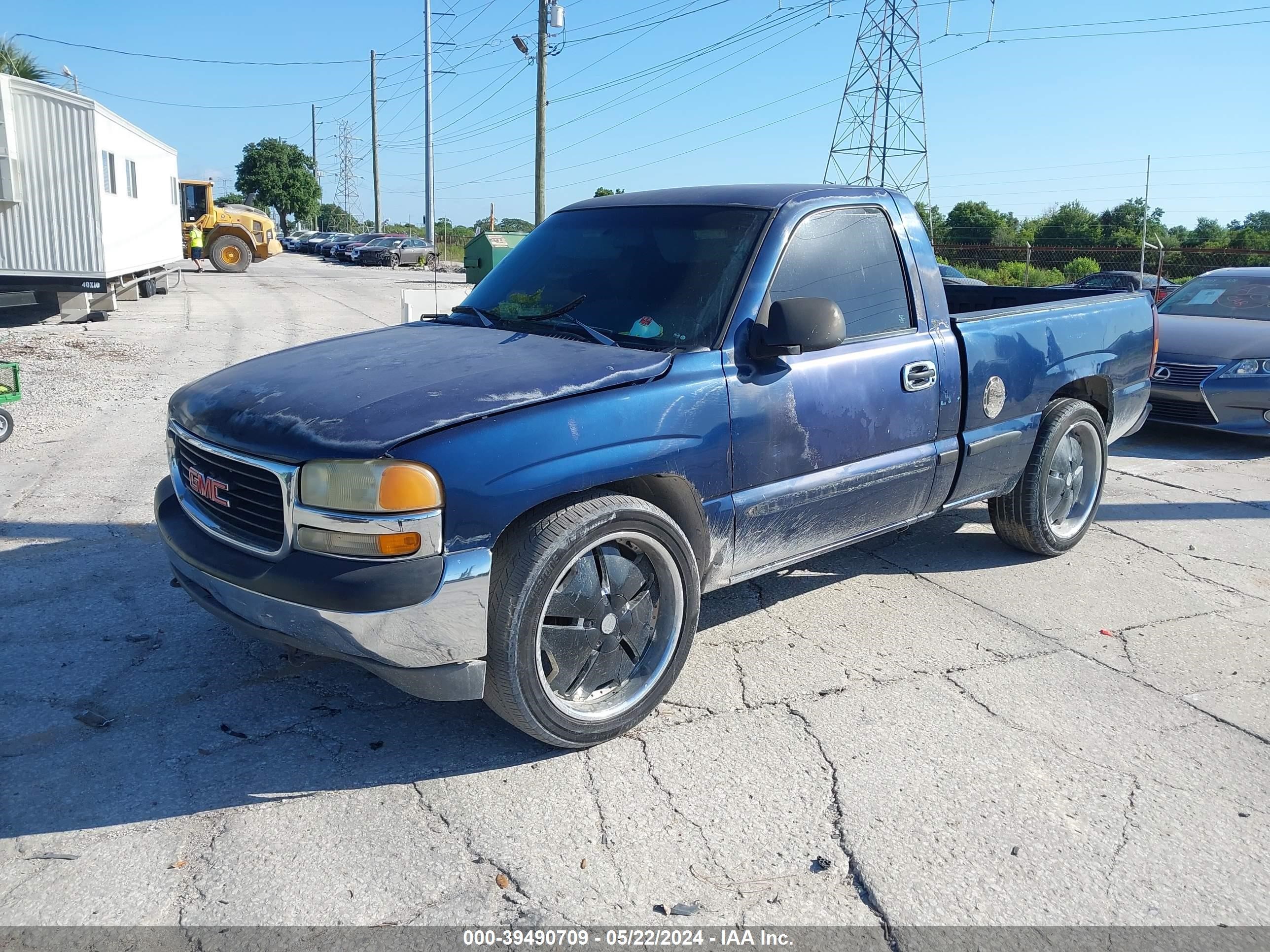 Photo 1 VIN: 1GTEC14V8YZ124243 - GMC SIERRA 