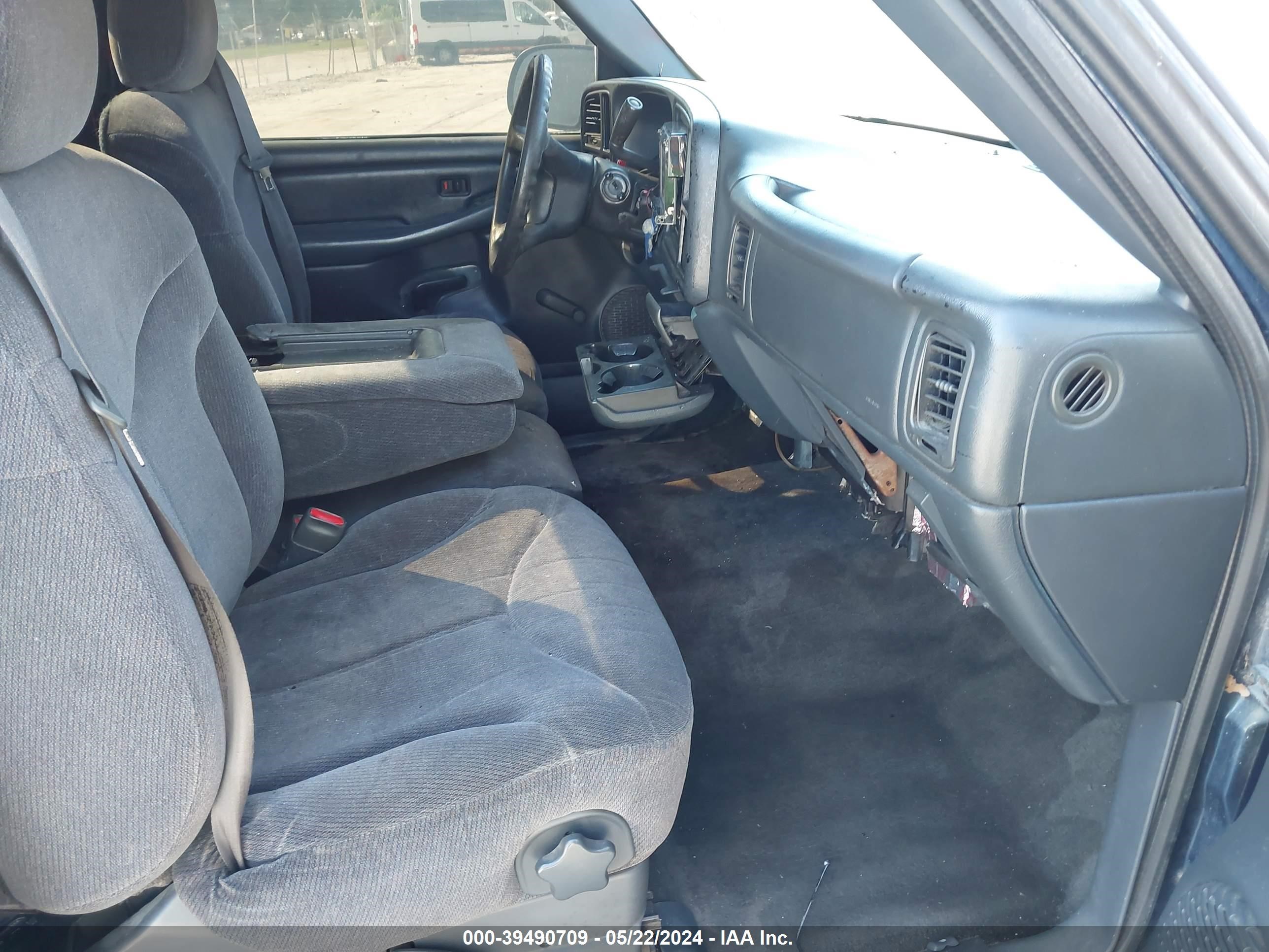 Photo 4 VIN: 1GTEC14V8YZ124243 - GMC SIERRA 