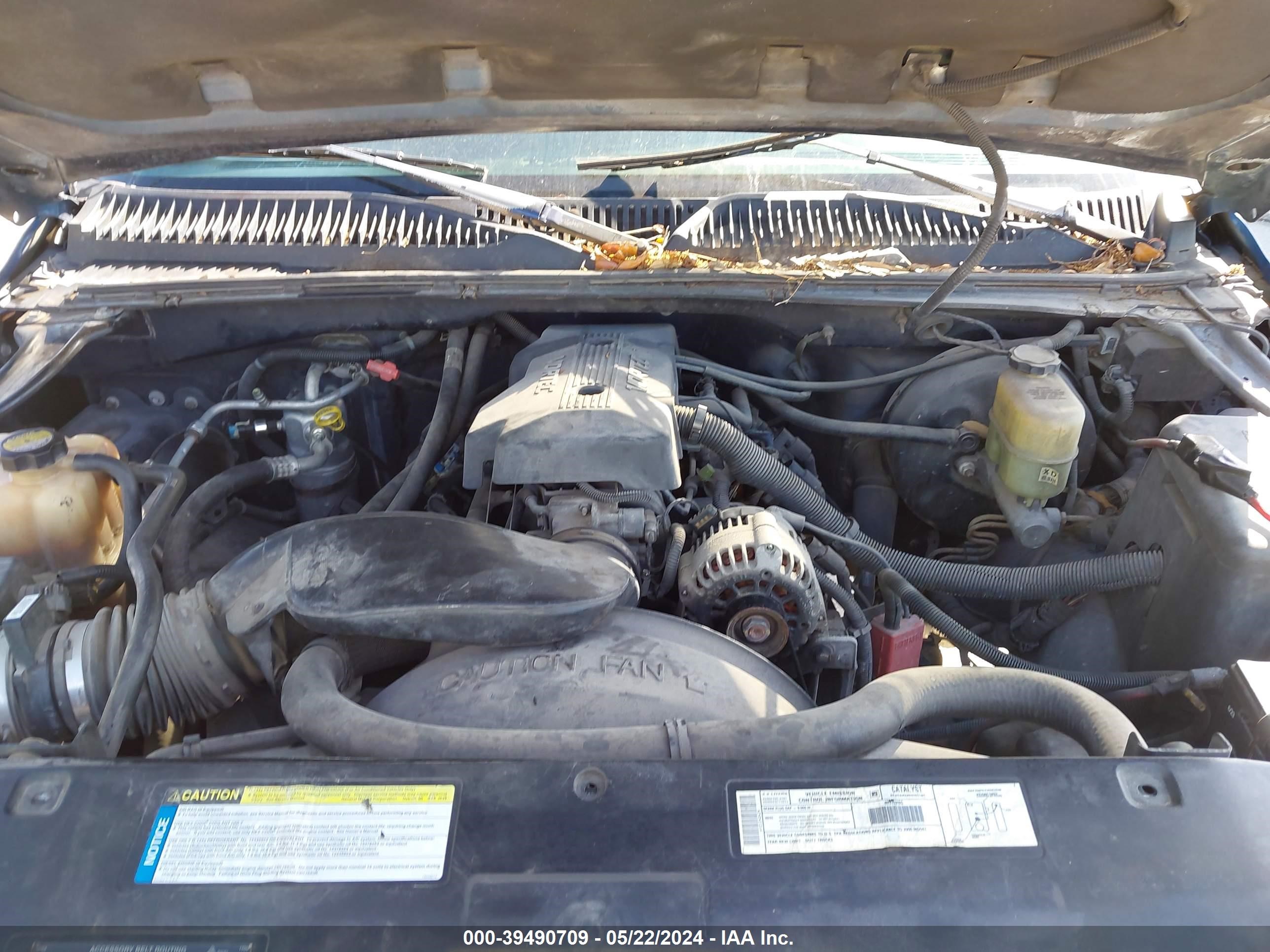 Photo 9 VIN: 1GTEC14V8YZ124243 - GMC SIERRA 