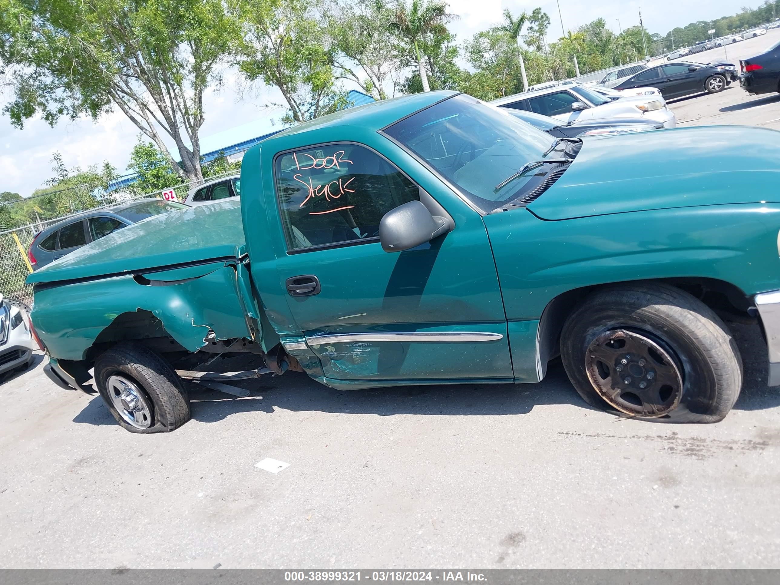 Photo 12 VIN: 1GTEC14V91Z184277 - GMC SIERRA 