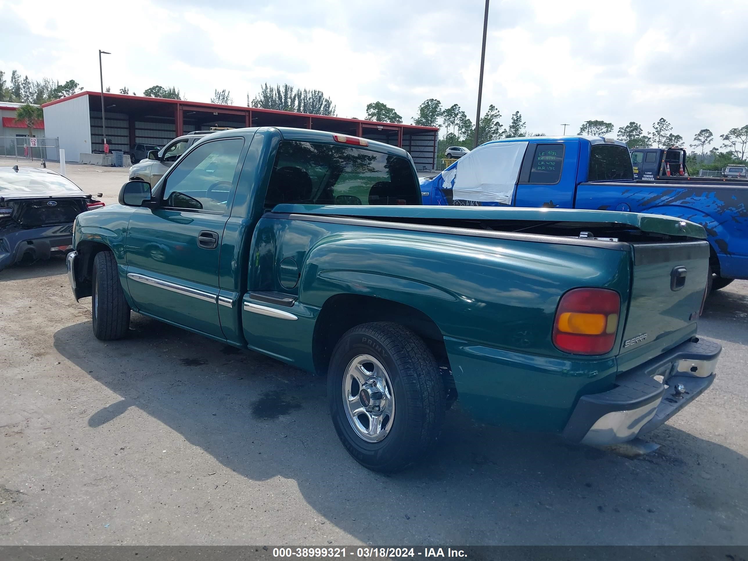 Photo 2 VIN: 1GTEC14V91Z184277 - GMC SIERRA 