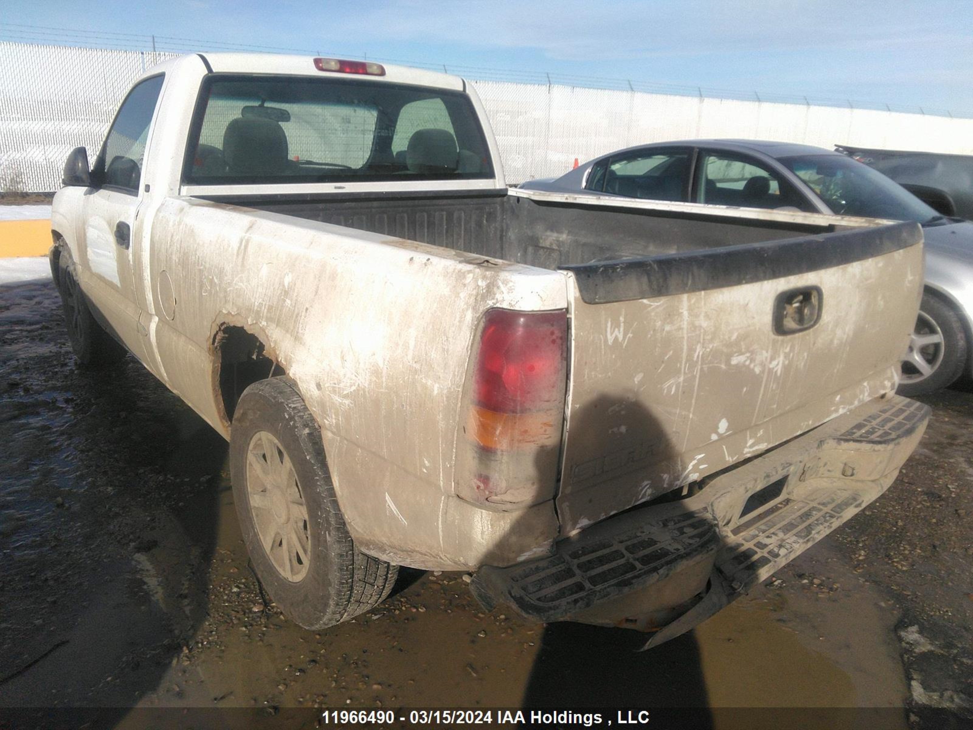 Photo 2 VIN: 1GTEC14V93Z287038 - GMC SIERRA 