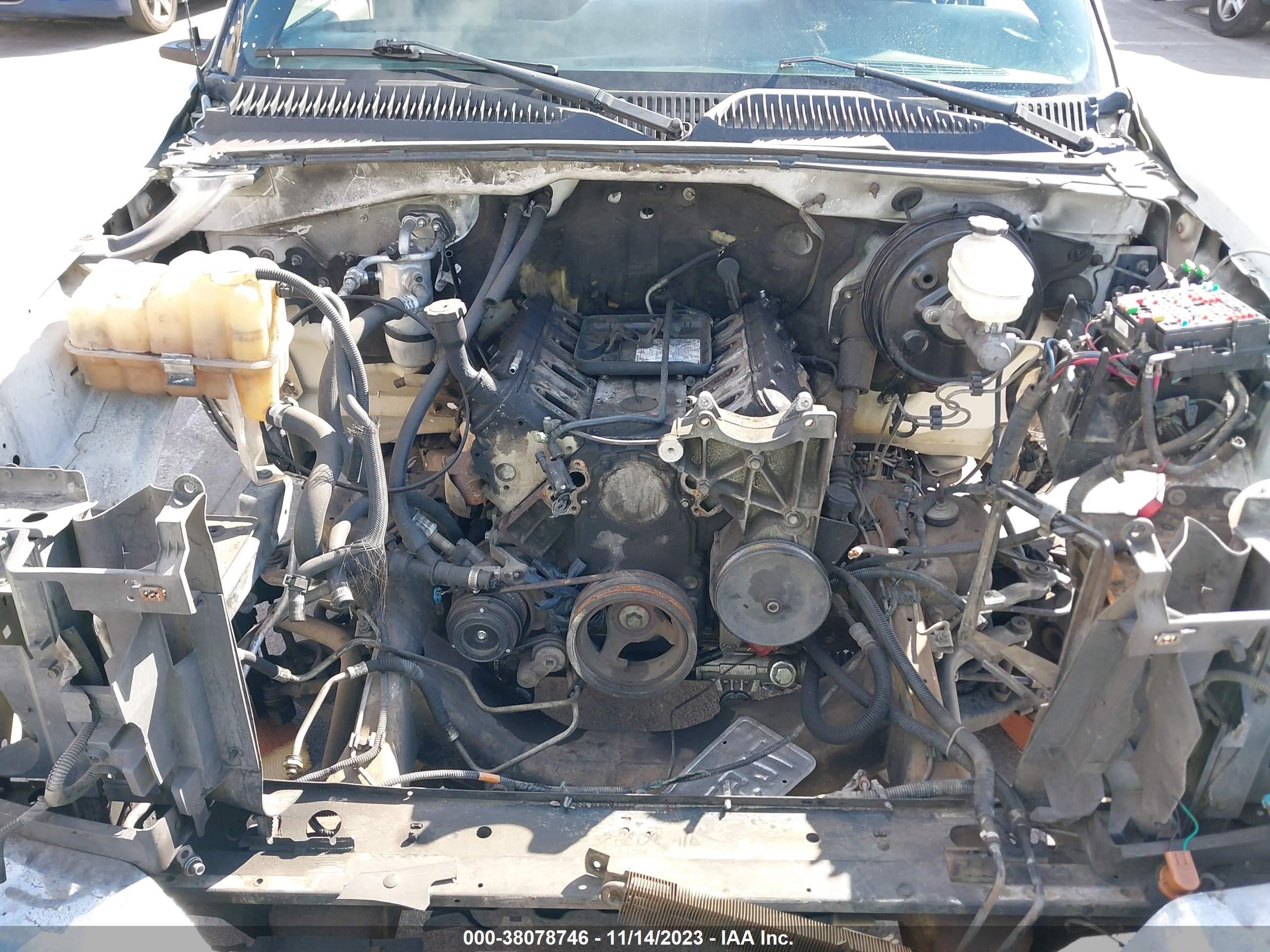 Photo 9 VIN: 1GTEC14V95Z119435 - GMC SIERRA 