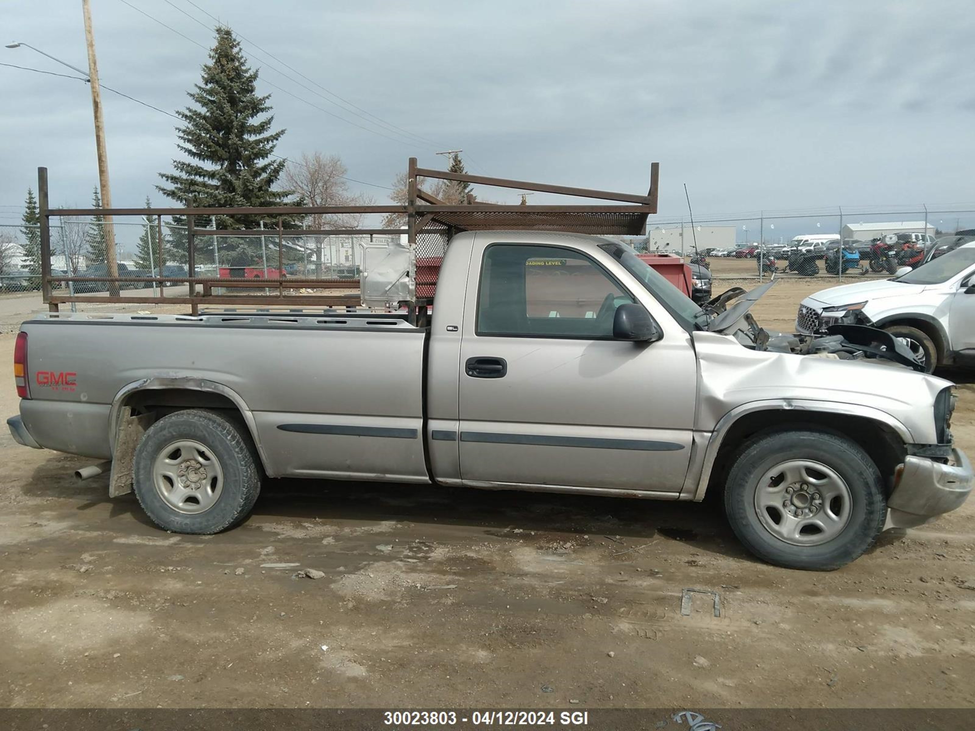 Photo 12 VIN: 1GTEC14V9YZ221645 - GMC SIERRA 