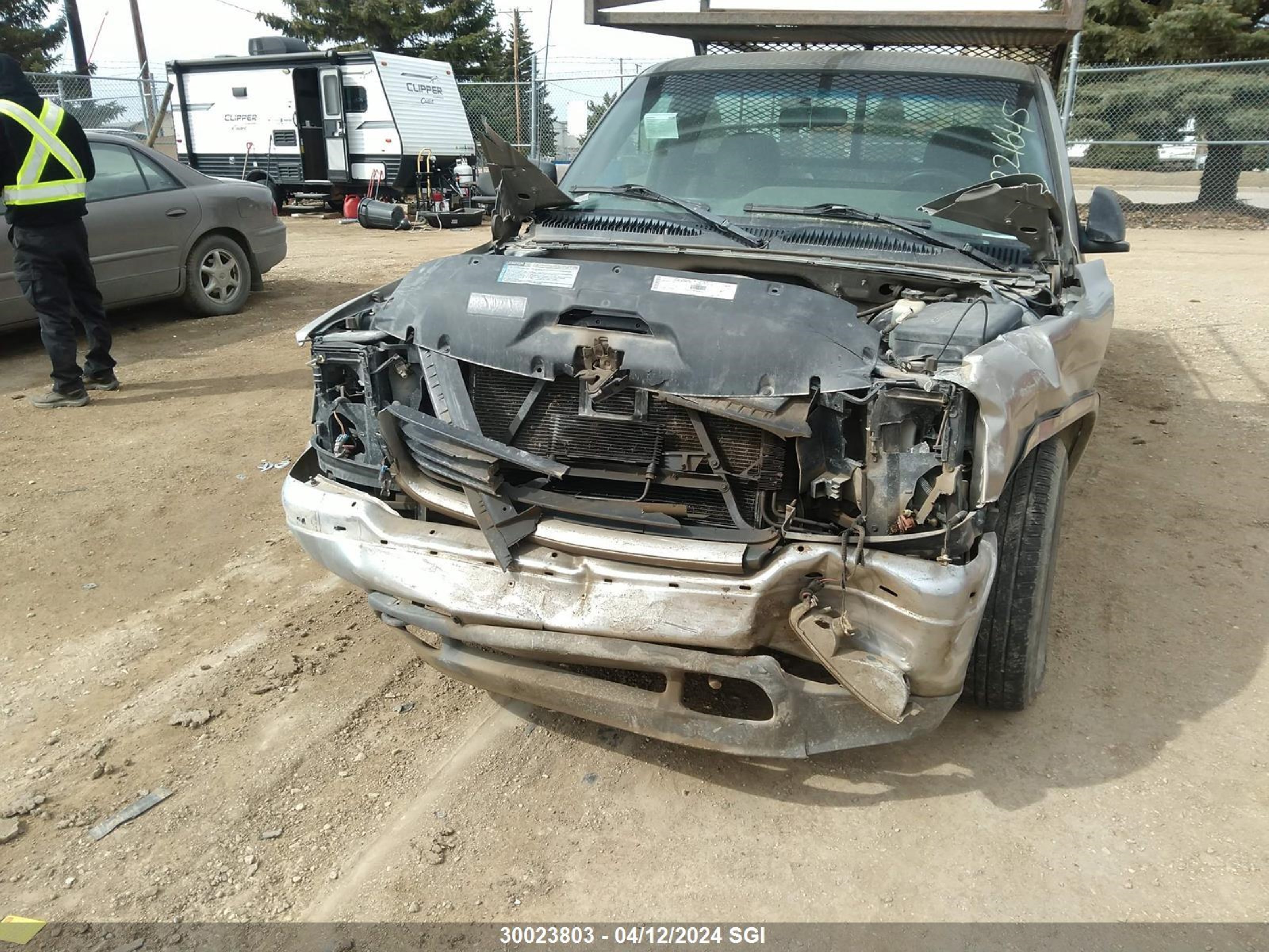 Photo 5 VIN: 1GTEC14V9YZ221645 - GMC SIERRA 