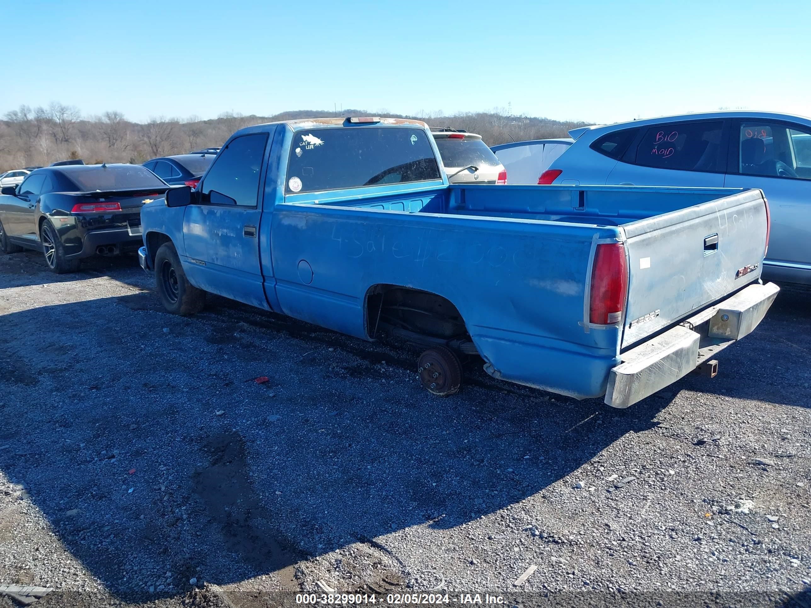 Photo 2 VIN: 1GTEC14W2VZ508877 - GMC SIERRA 