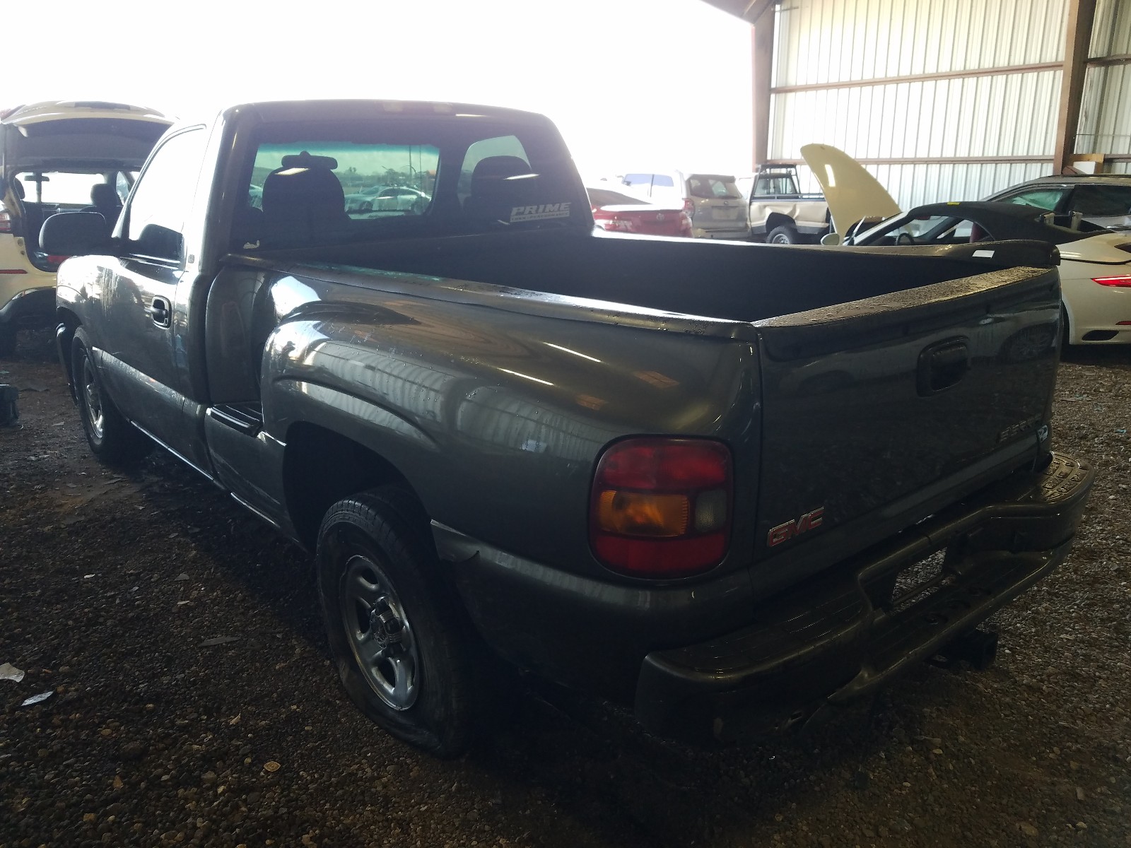 Photo 2 VIN: 1GTEC14W41Z125470 - GMC NEW SIERRA 