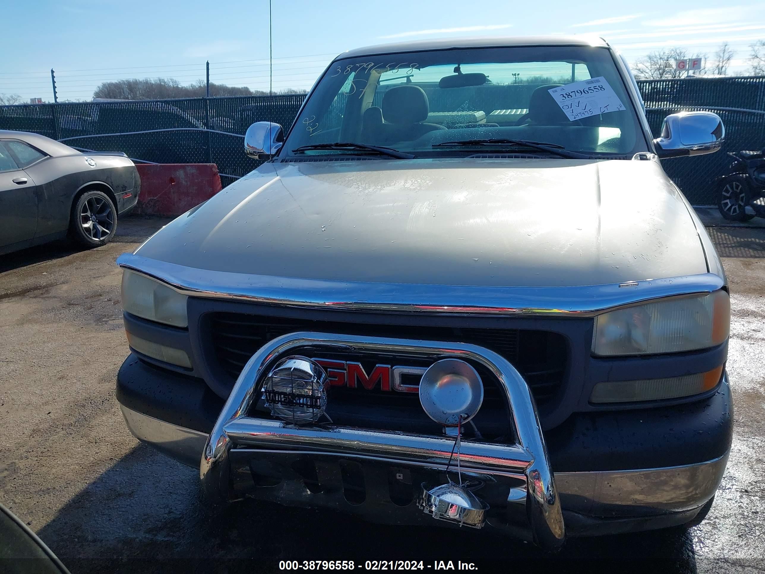 Photo 11 VIN: 1GTEC14W42Z146269 - GMC SIERRA 