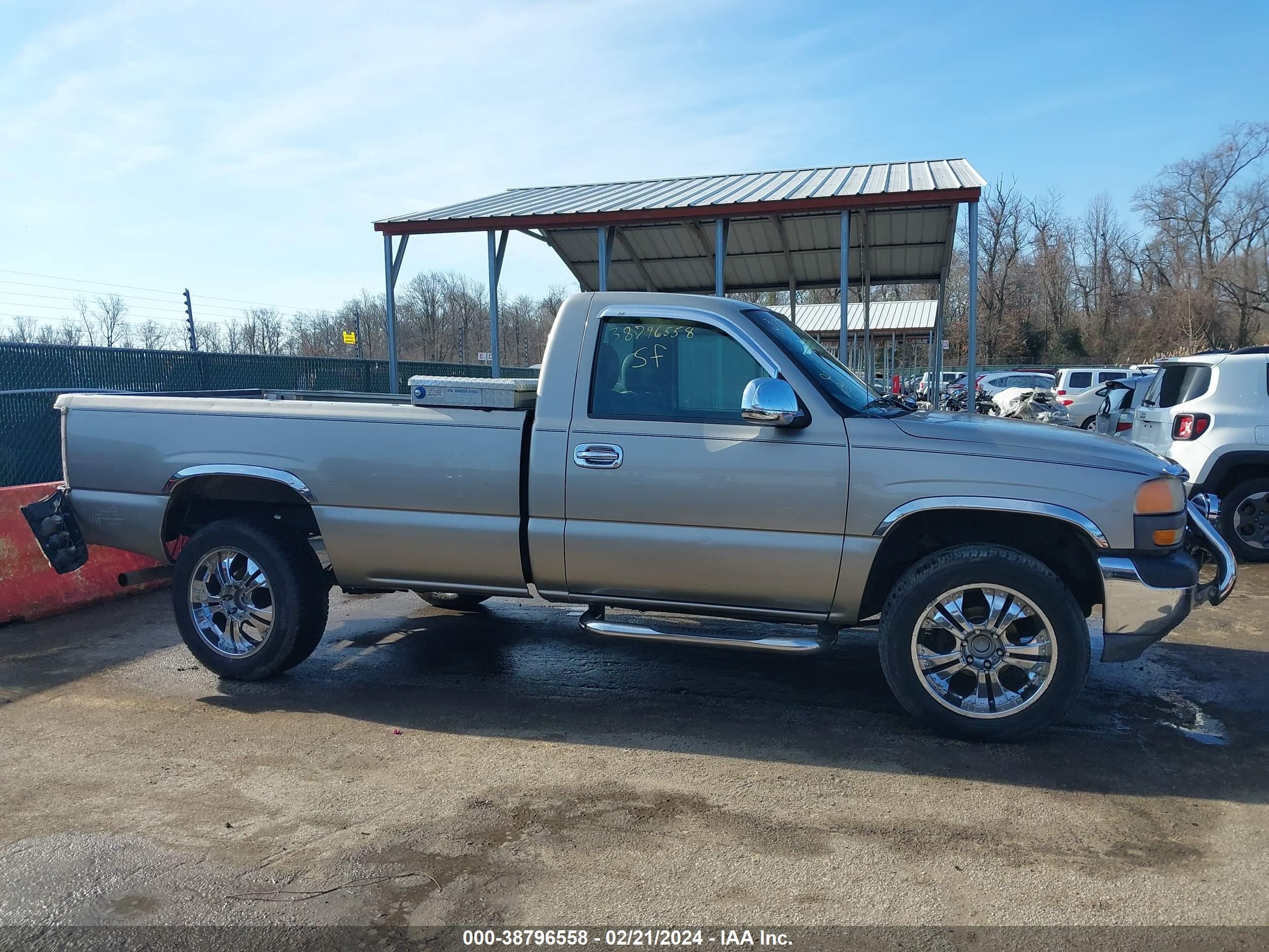 Photo 12 VIN: 1GTEC14W42Z146269 - GMC SIERRA 