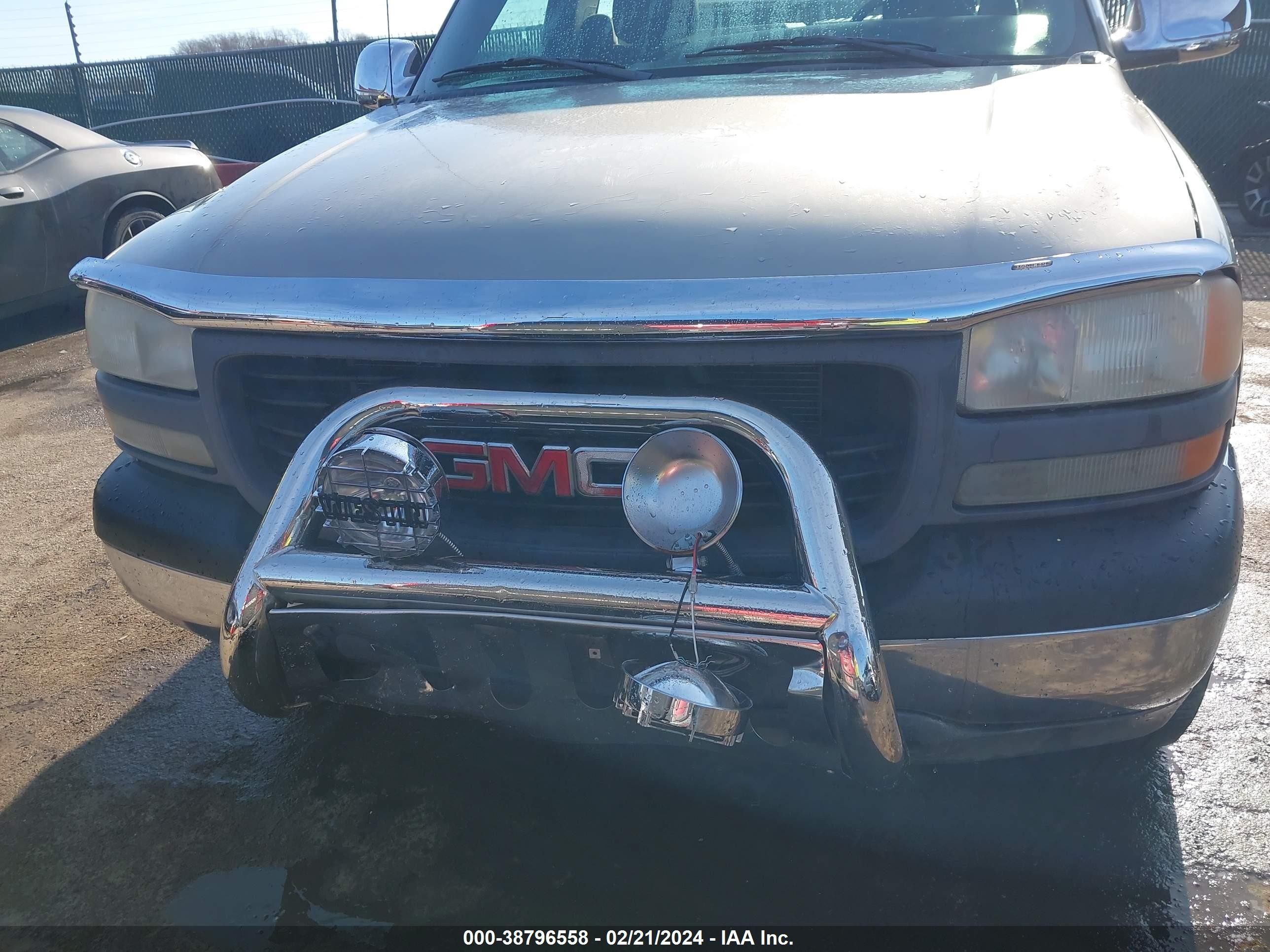 Photo 5 VIN: 1GTEC14W42Z146269 - GMC SIERRA 