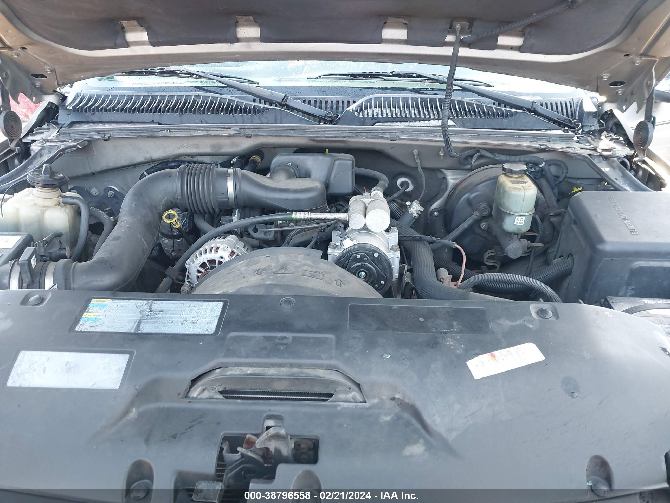 Photo 9 VIN: 1GTEC14W42Z146269 - GMC SIERRA 