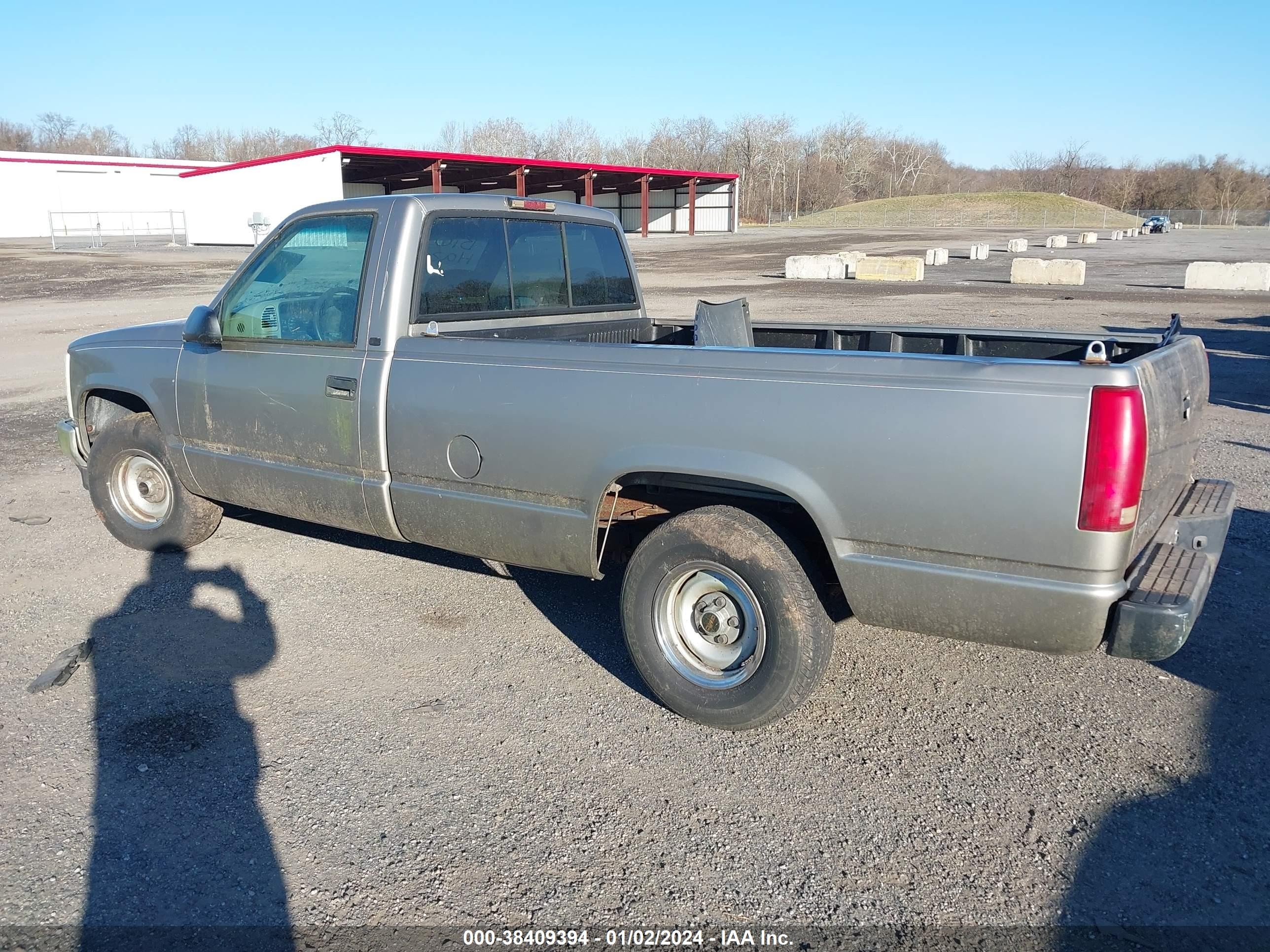 Photo 2 VIN: 1GTEC14W4WZ550520 - GMC SIERRA 