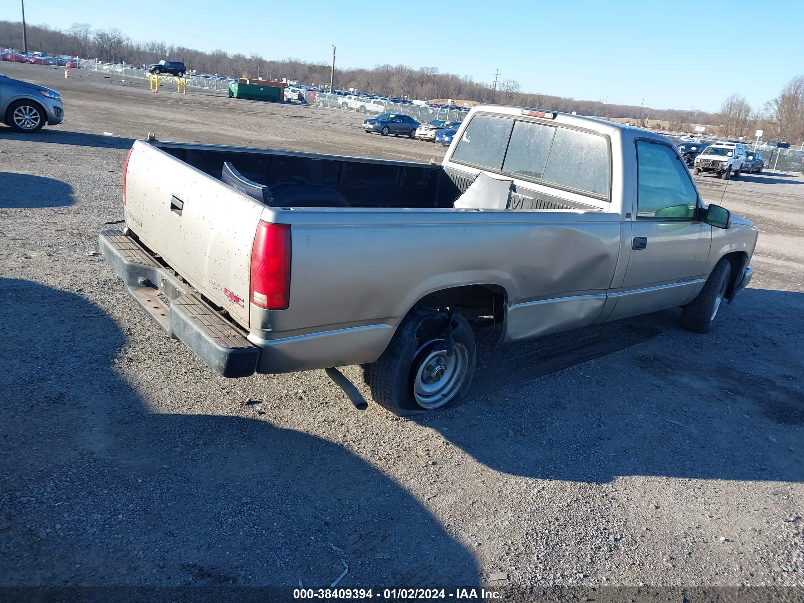 Photo 3 VIN: 1GTEC14W4WZ550520 - GMC SIERRA 