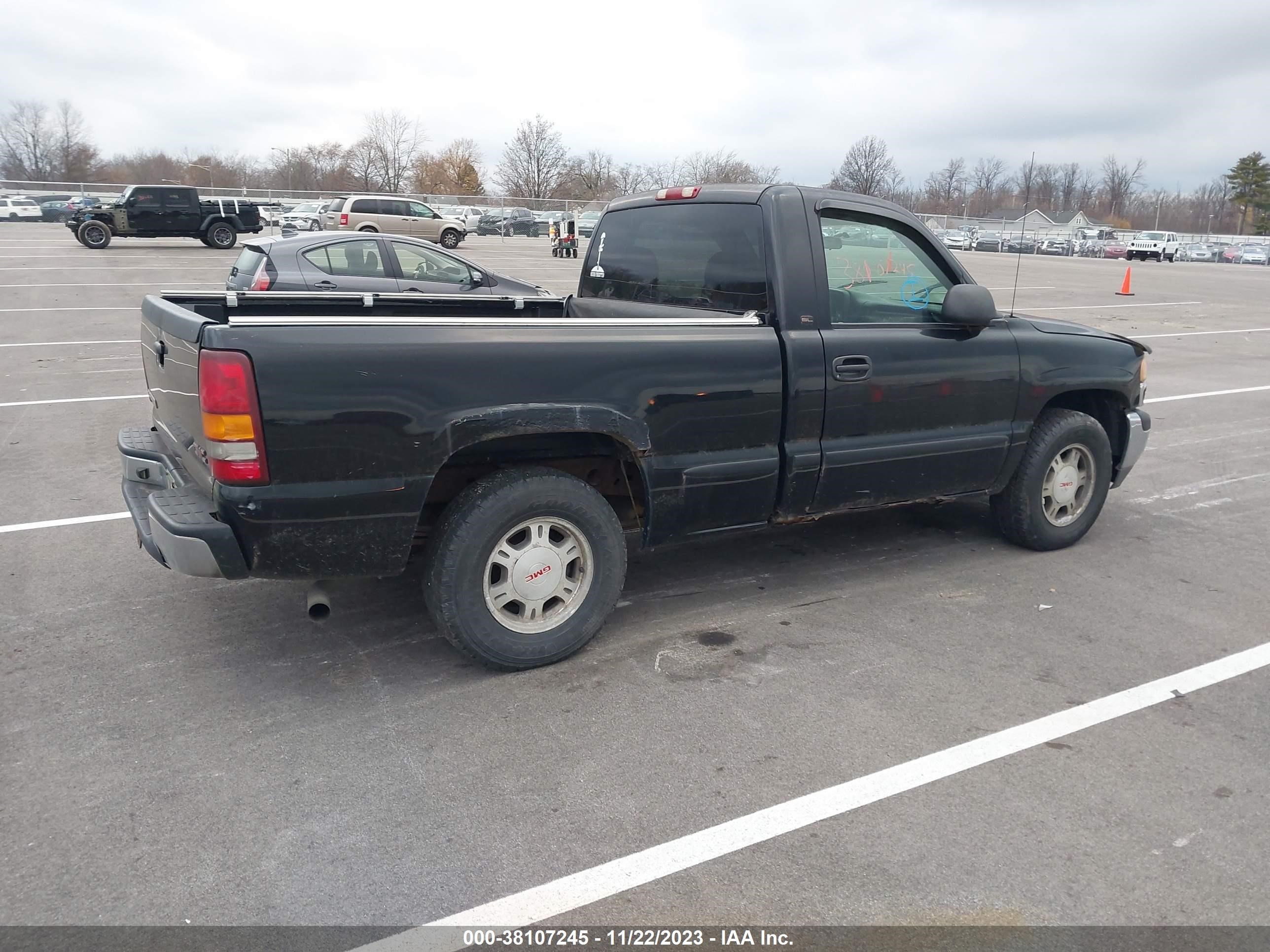 Photo 3 VIN: 1GTEC14W72Z206769 - GMC SIERRA 