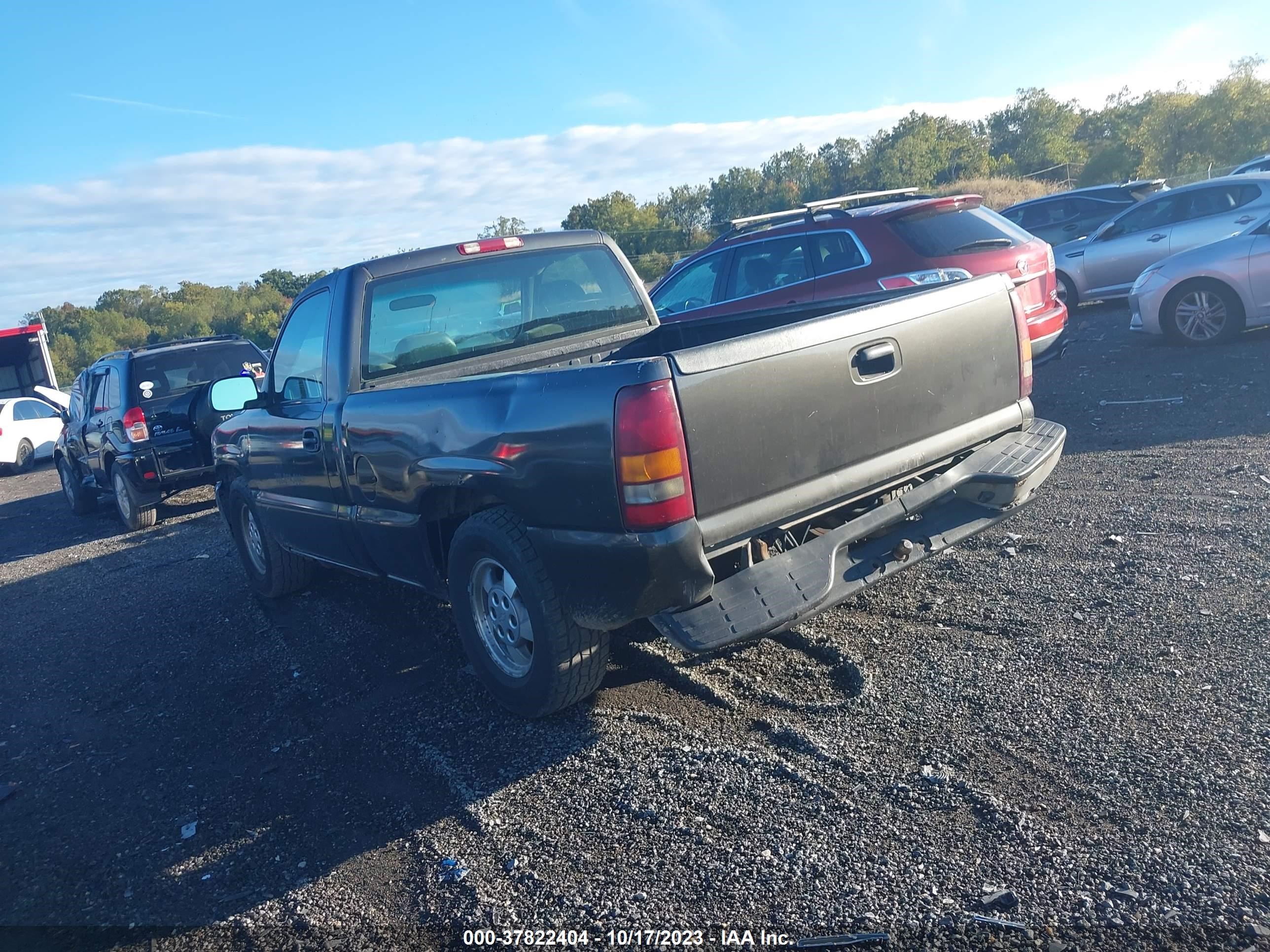 Photo 2 VIN: 1GTEC14W72Z267216 - GMC SIERRA 