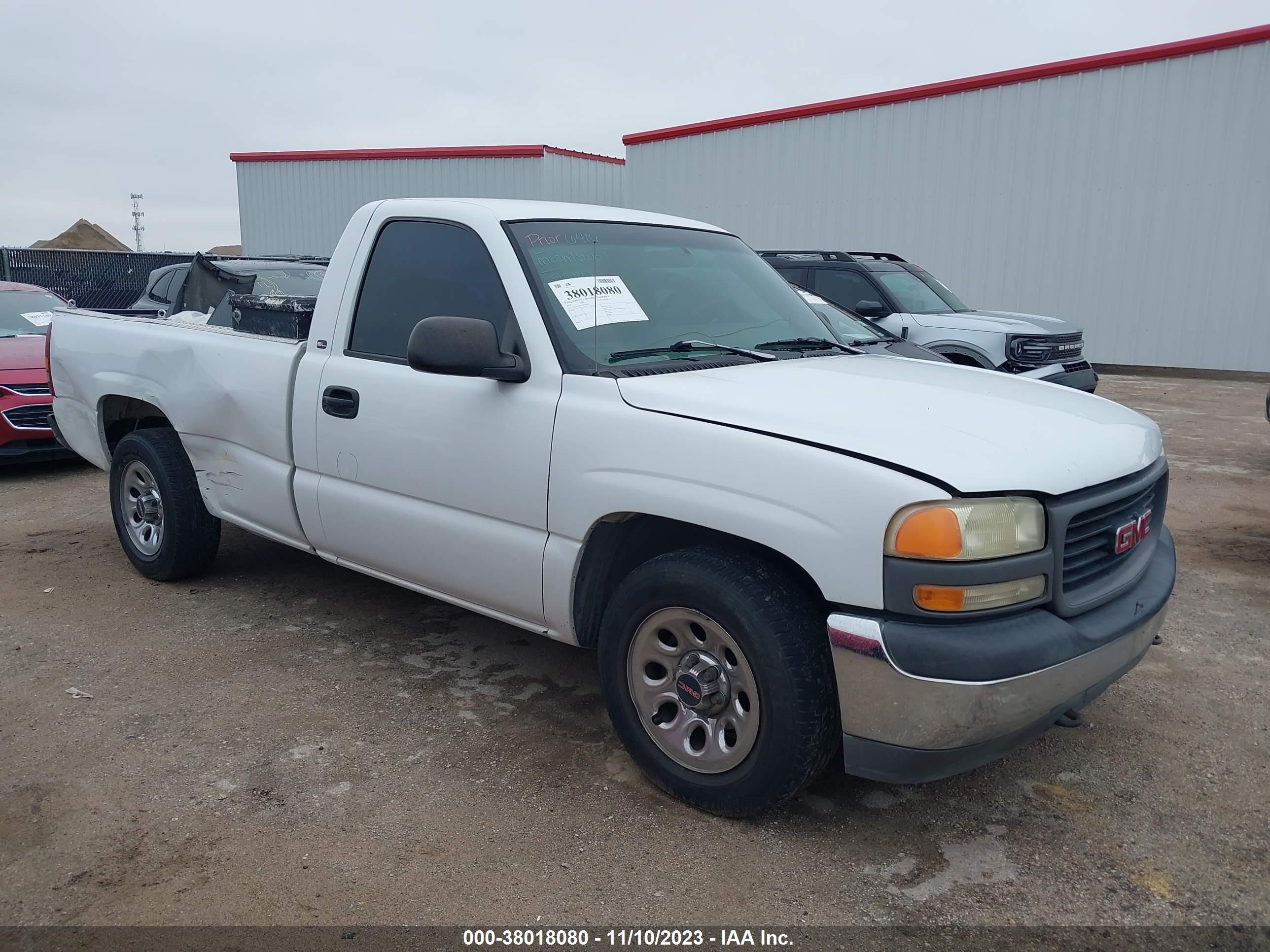 Photo 0 VIN: 1GTEC14W7YE220543 - GMC SIERRA 