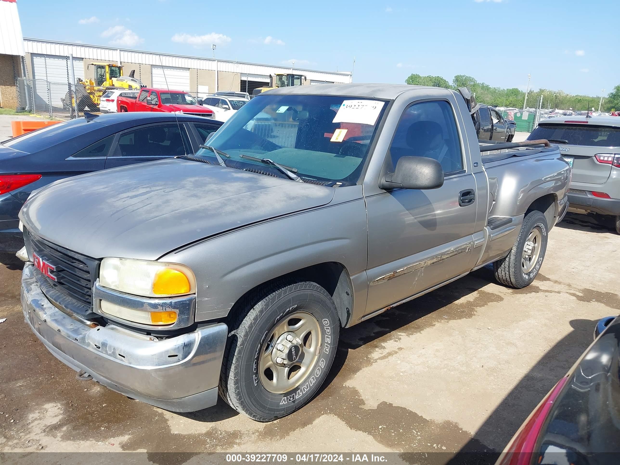 Photo 1 VIN: 1GTEC14W7YZ211060 - GMC SIERRA 