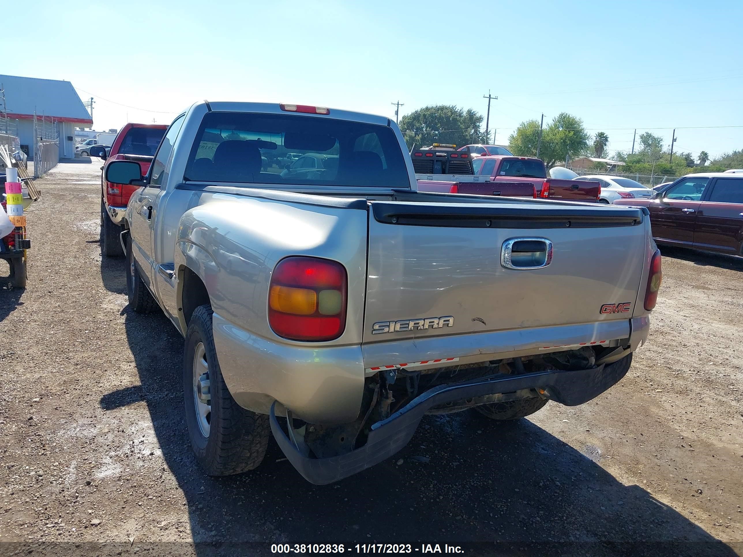 Photo 5 VIN: 1GTEC14WX2Z206748 - GMC SIERRA 